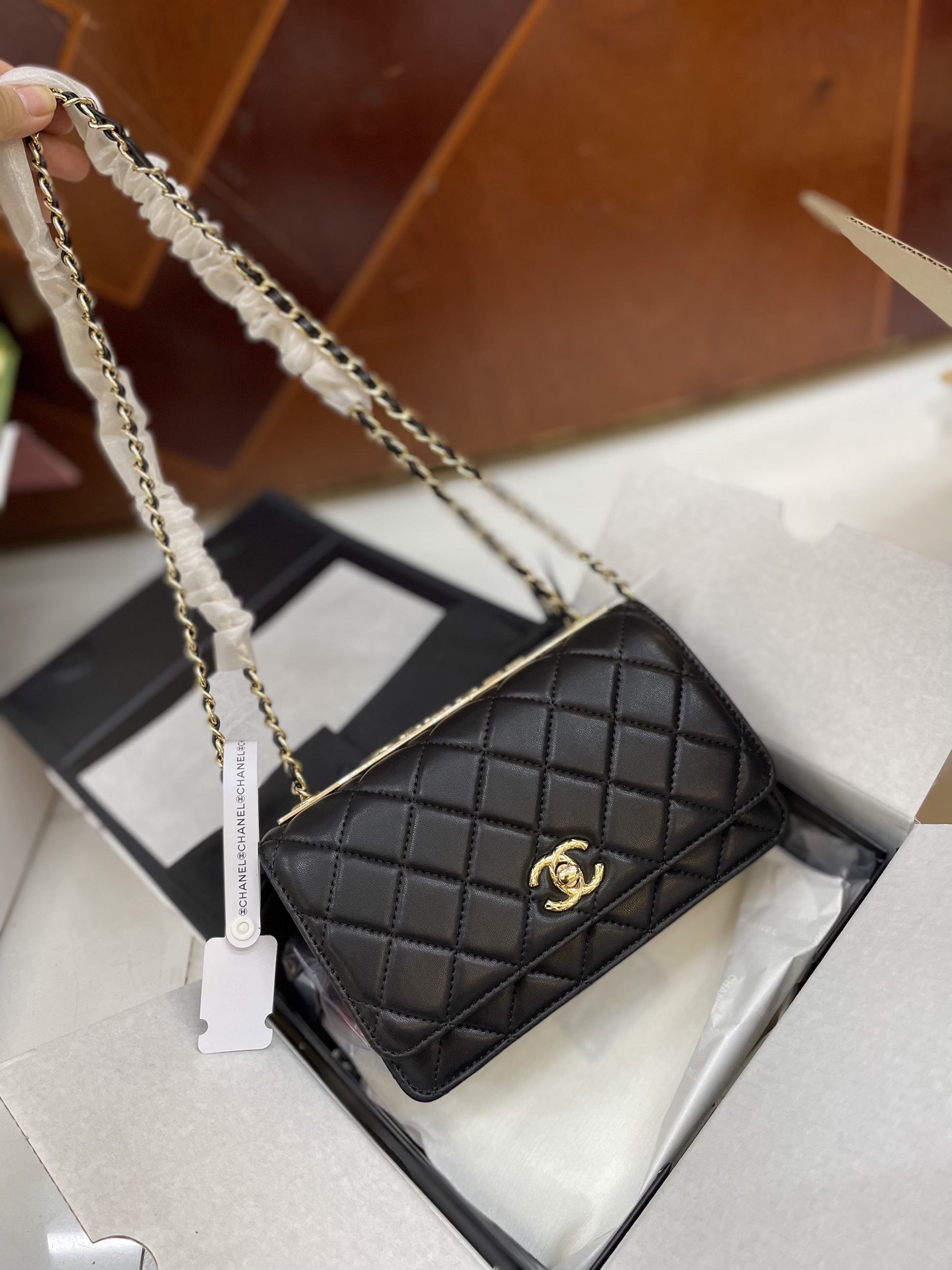 ️️️Túi Xách Chanel Super Trendy WOC  Màu Đen