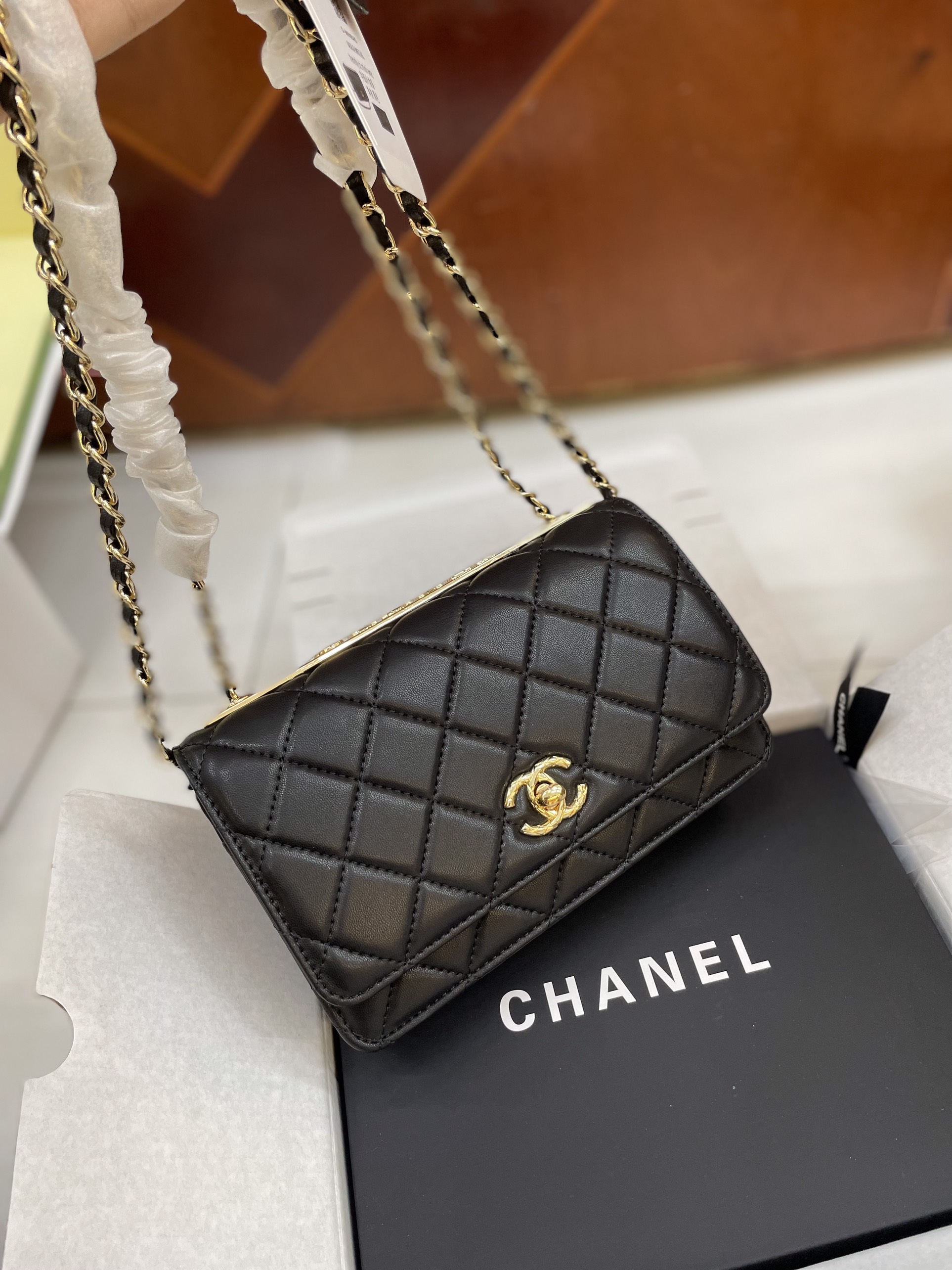 ️️️Túi Xách Chanel Super Trendy WOC  Màu Đen