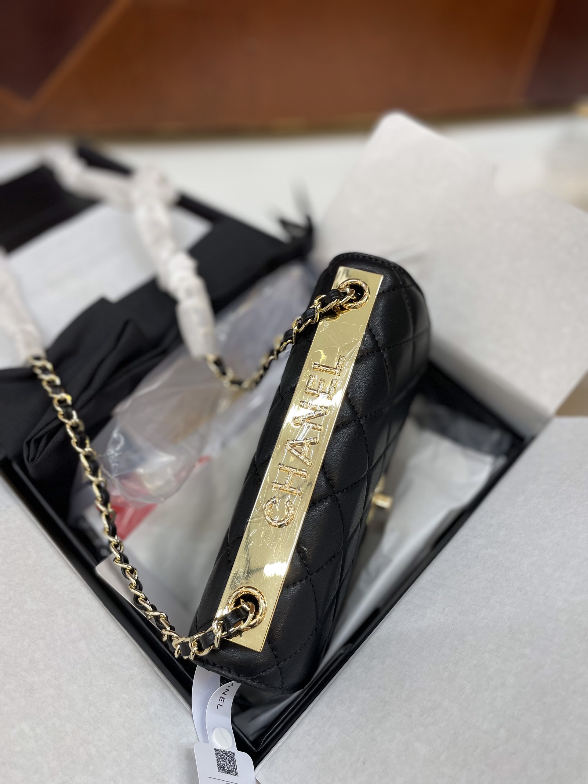 ️️️Túi Xách Chanel Super Trendy WOC  Màu Đen