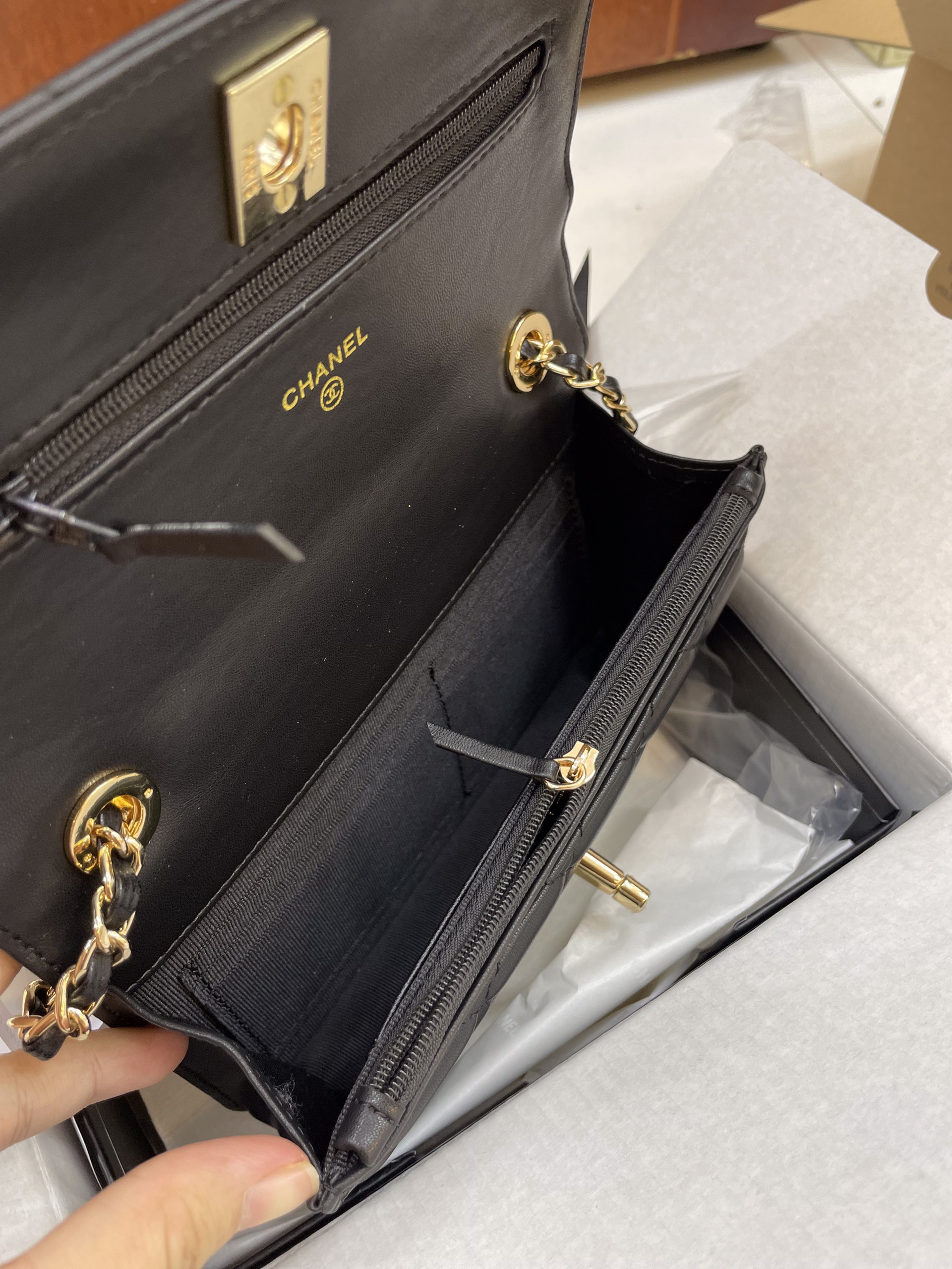 ️️️Túi Xách Chanel Super Trendy WOC  Màu Đen