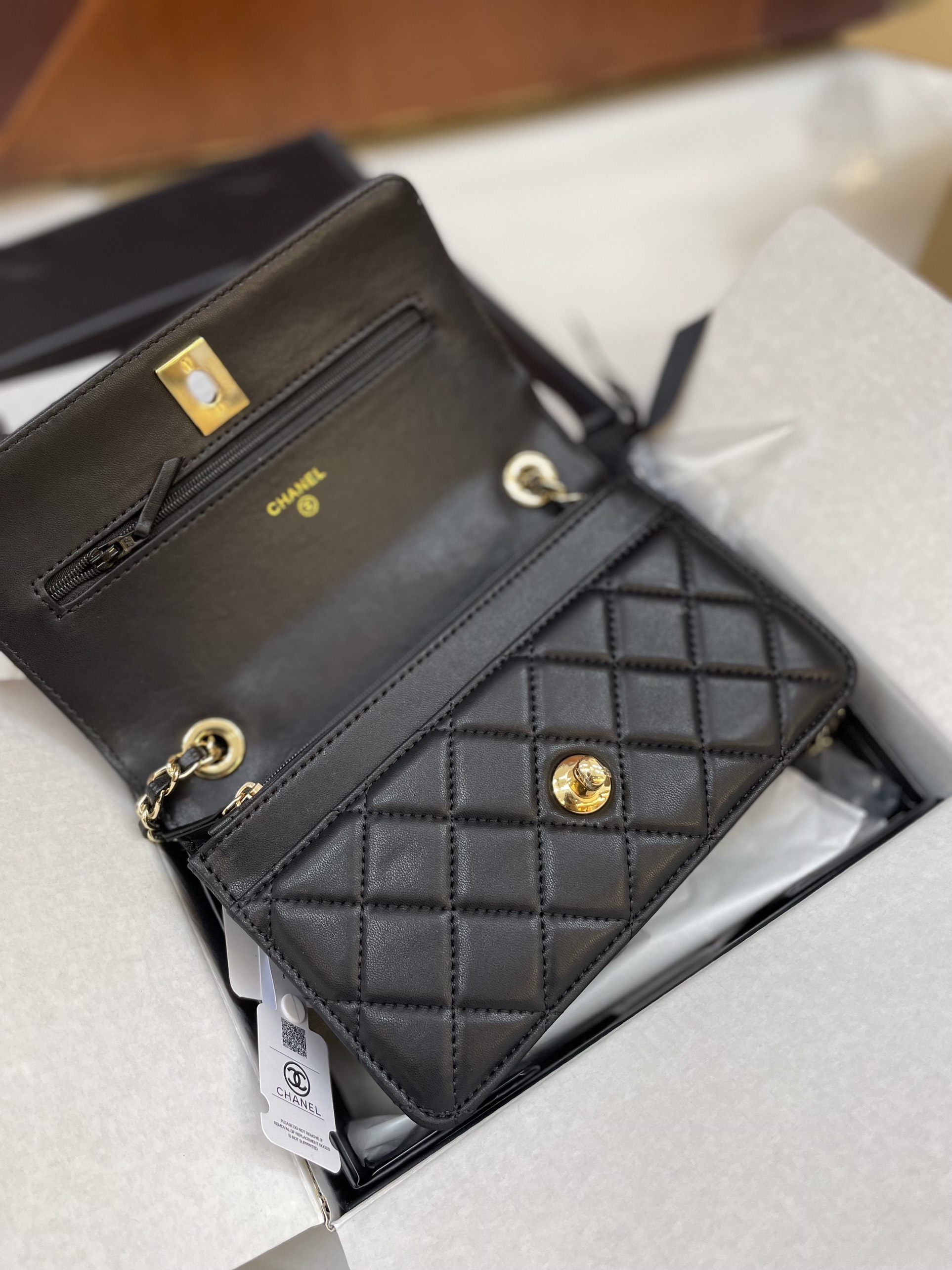 ️️️Túi Xách Chanel Super Trendy WOC  Màu Đen