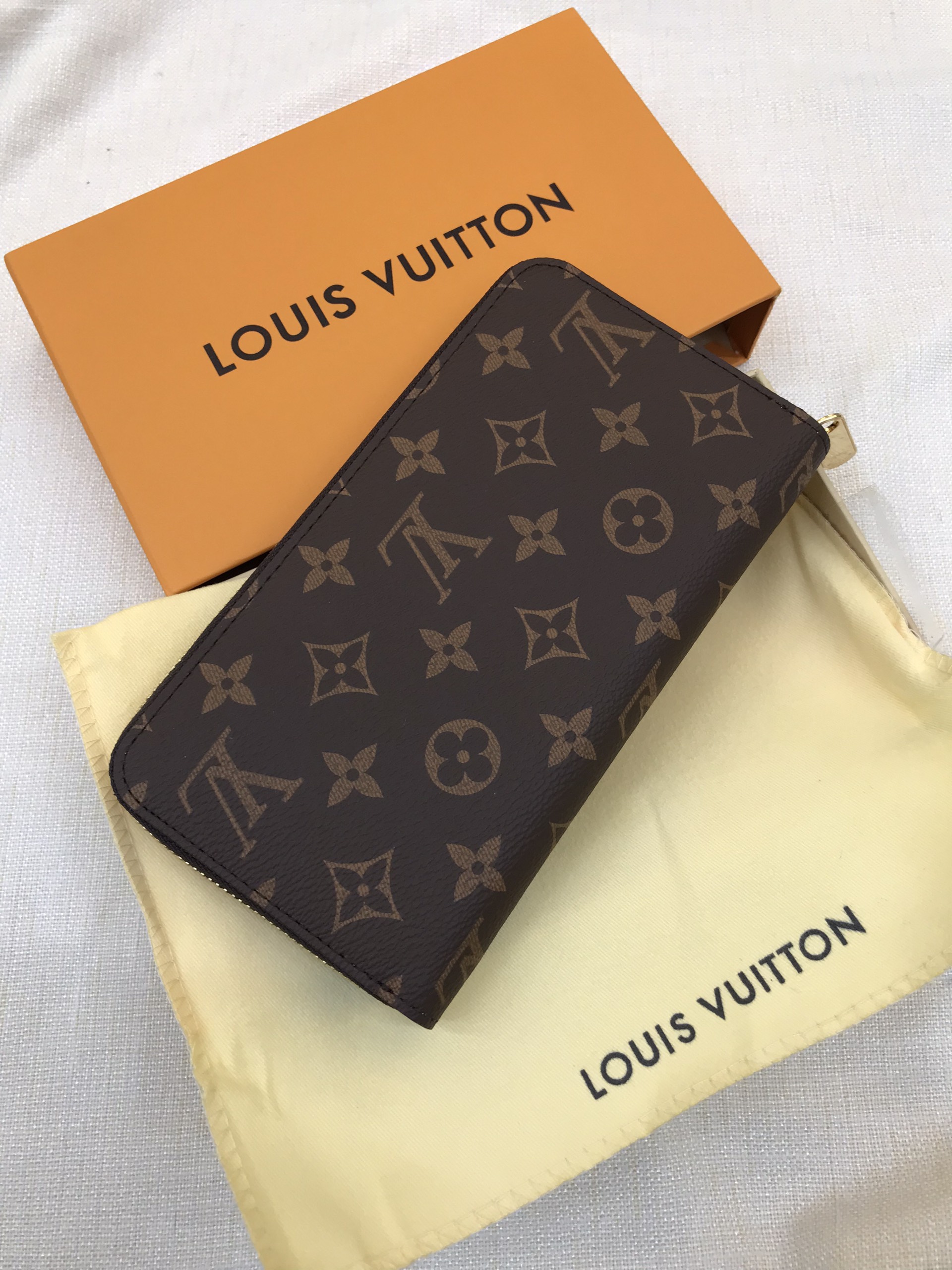 Ví Louis Vuitton Zippy Wallet Xmas 2022