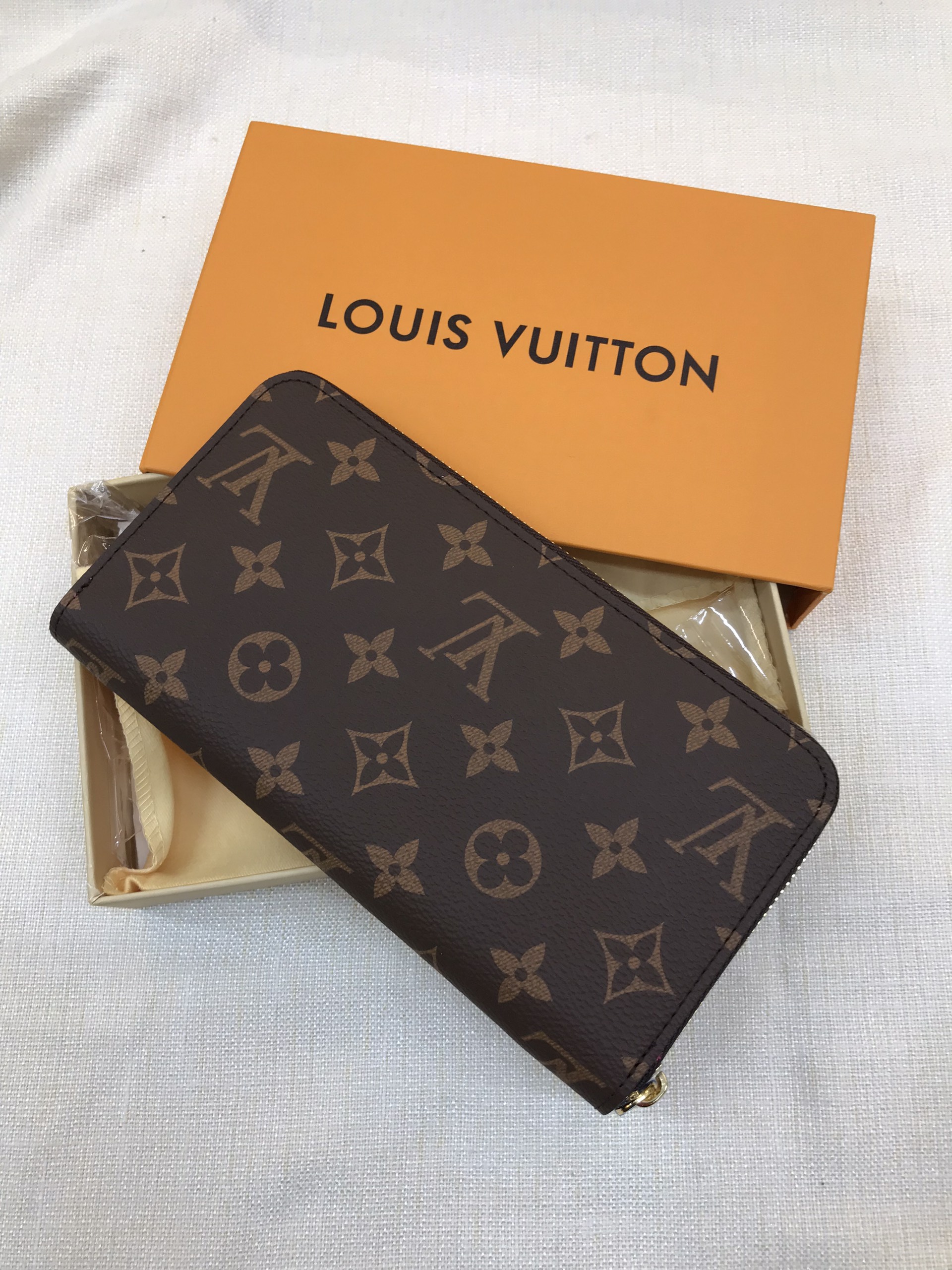 Ví Louis Vuitton Zippy Wallet Mount Fuji