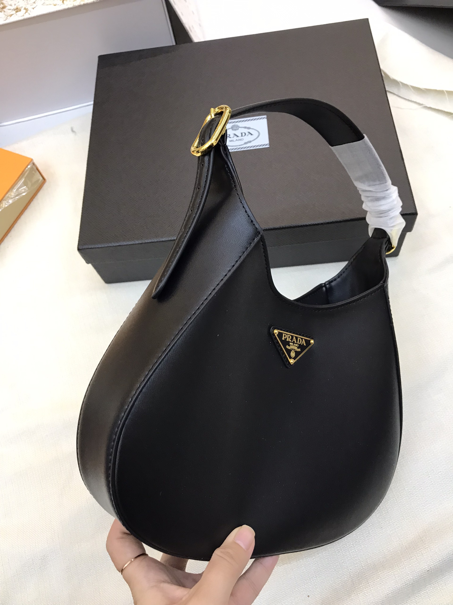 Túi Xách Prada Black Cleo shoulder bag in box calf leather