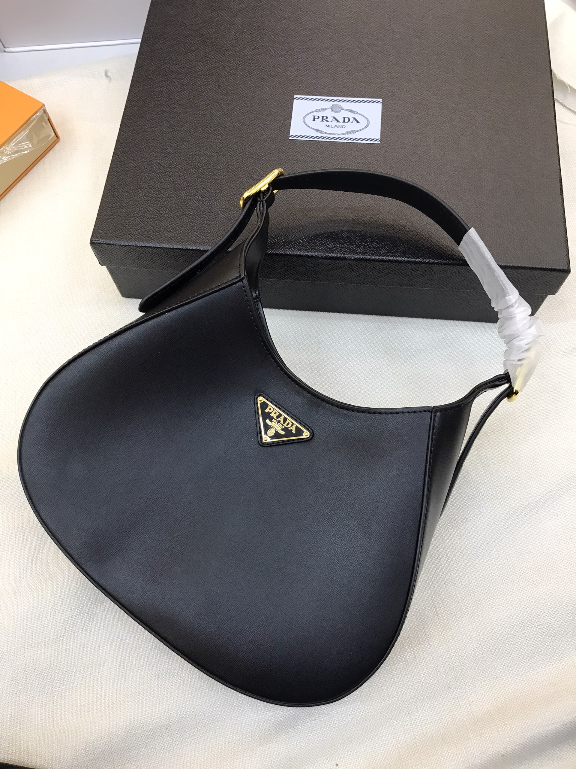 Túi Xách Prada Black Cleo shoulder bag in box calf leather