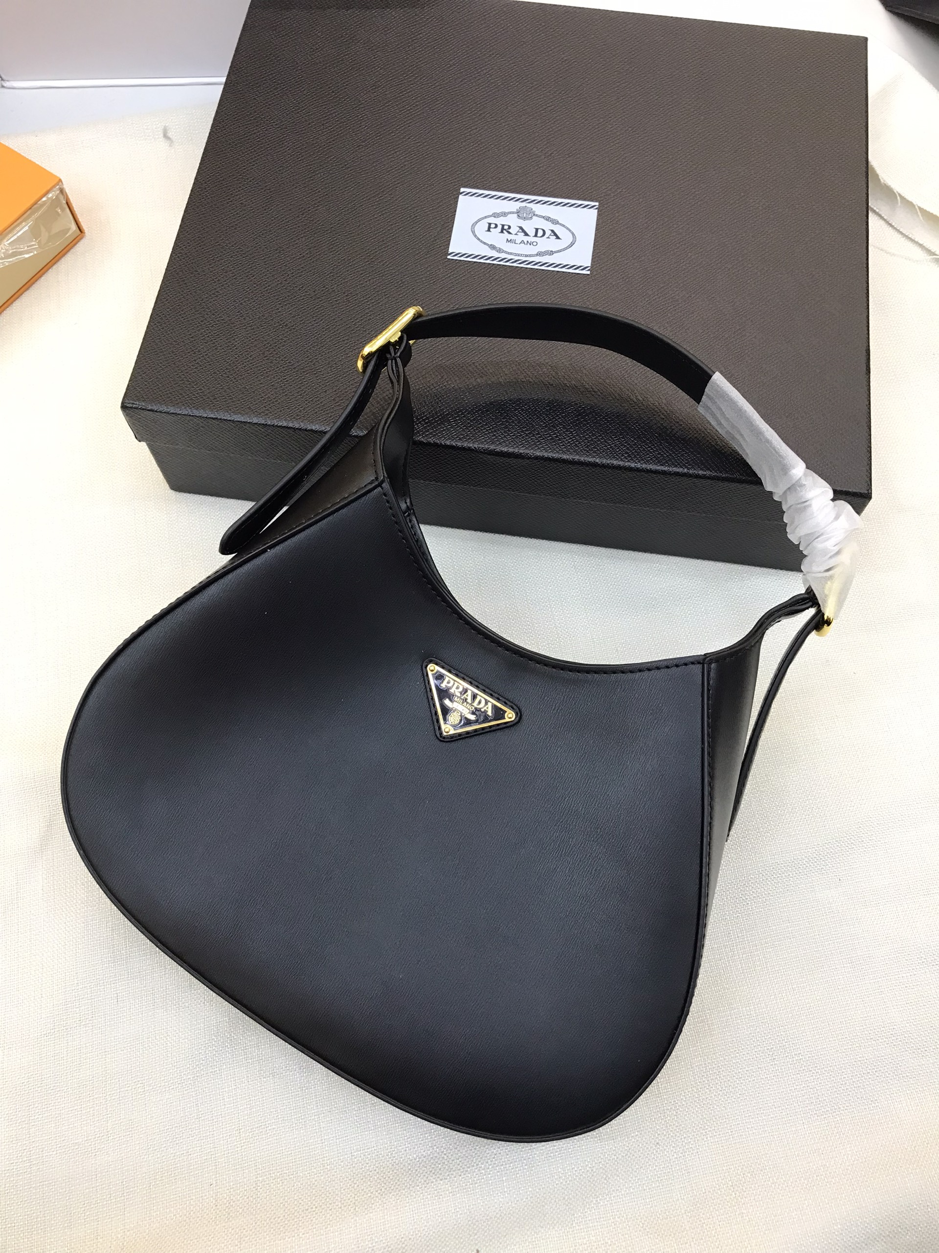 Túi Xách Prada Black Cleo shoulder bag in box calf leather