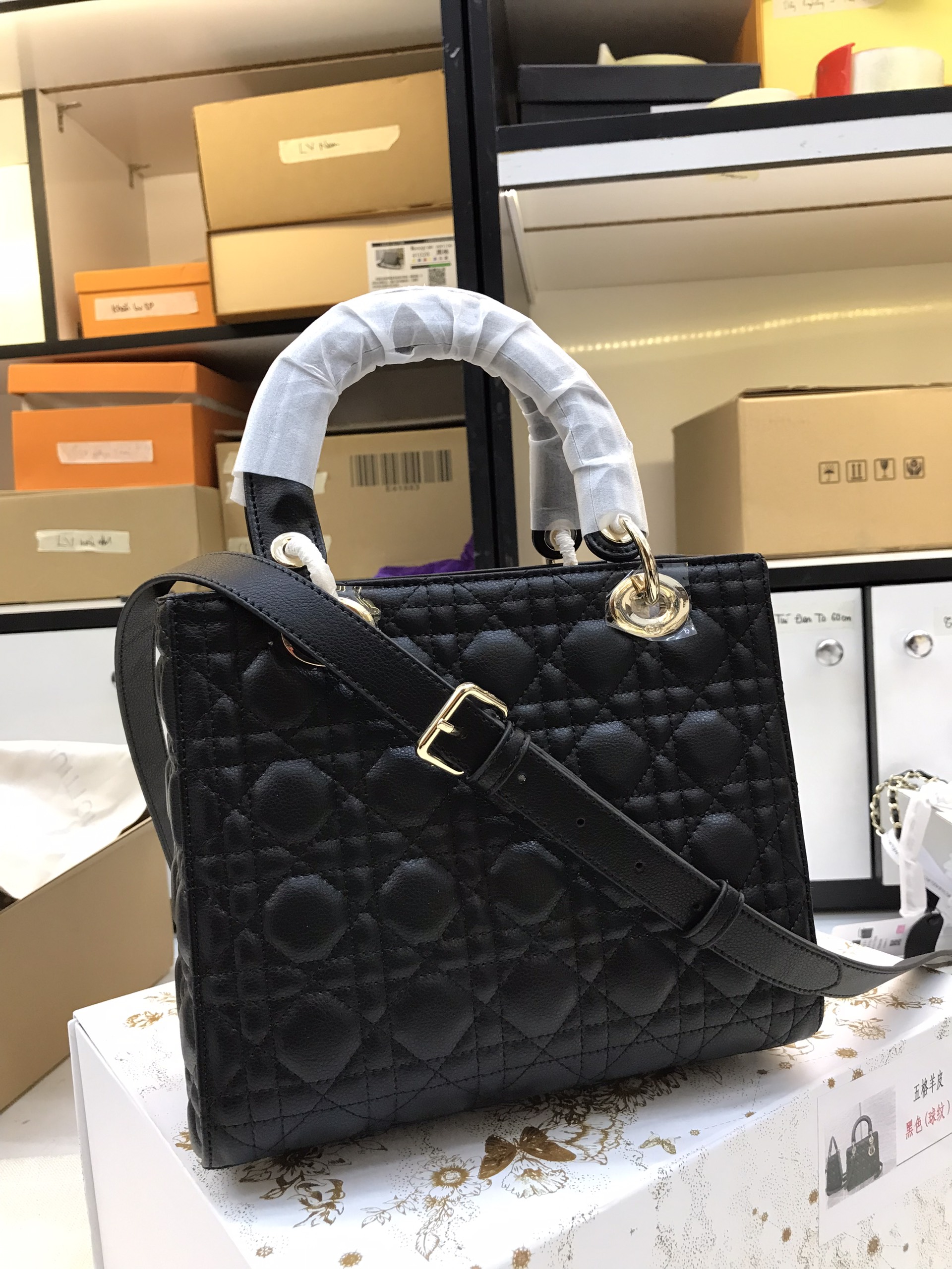 Túi Xách Dior Medium Lady Patent Cannage Calfskin Màu Đen