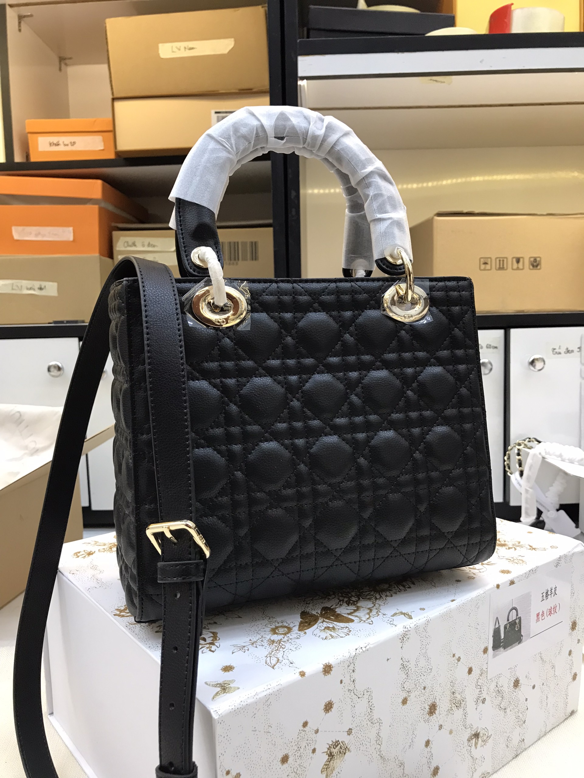 Túi Xách Dior Medium Lady Patent Cannage Calfskin Màu Đen