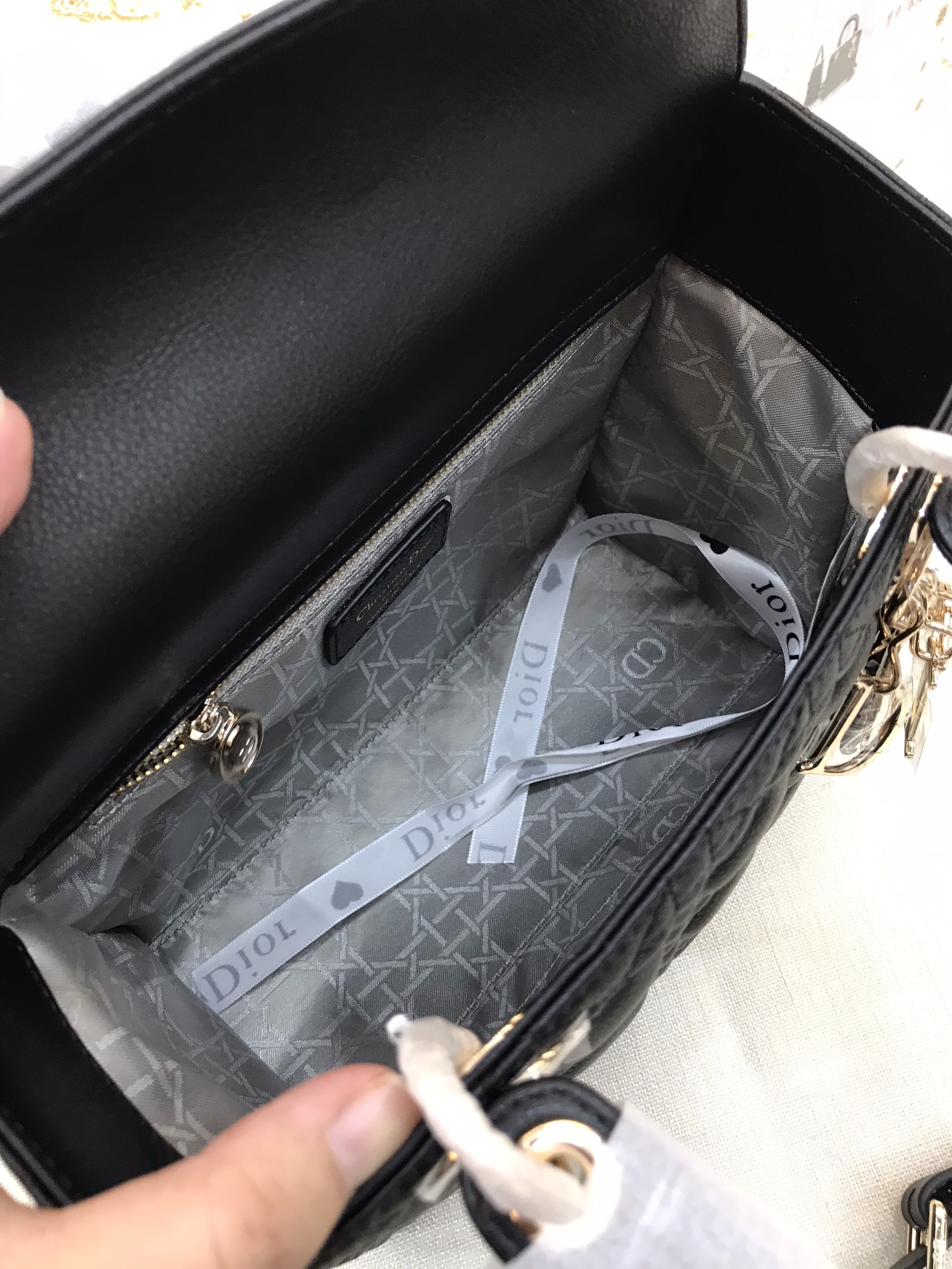 Túi Xách Dior Medium Lady Patent Cannage Calfskin Màu Đen