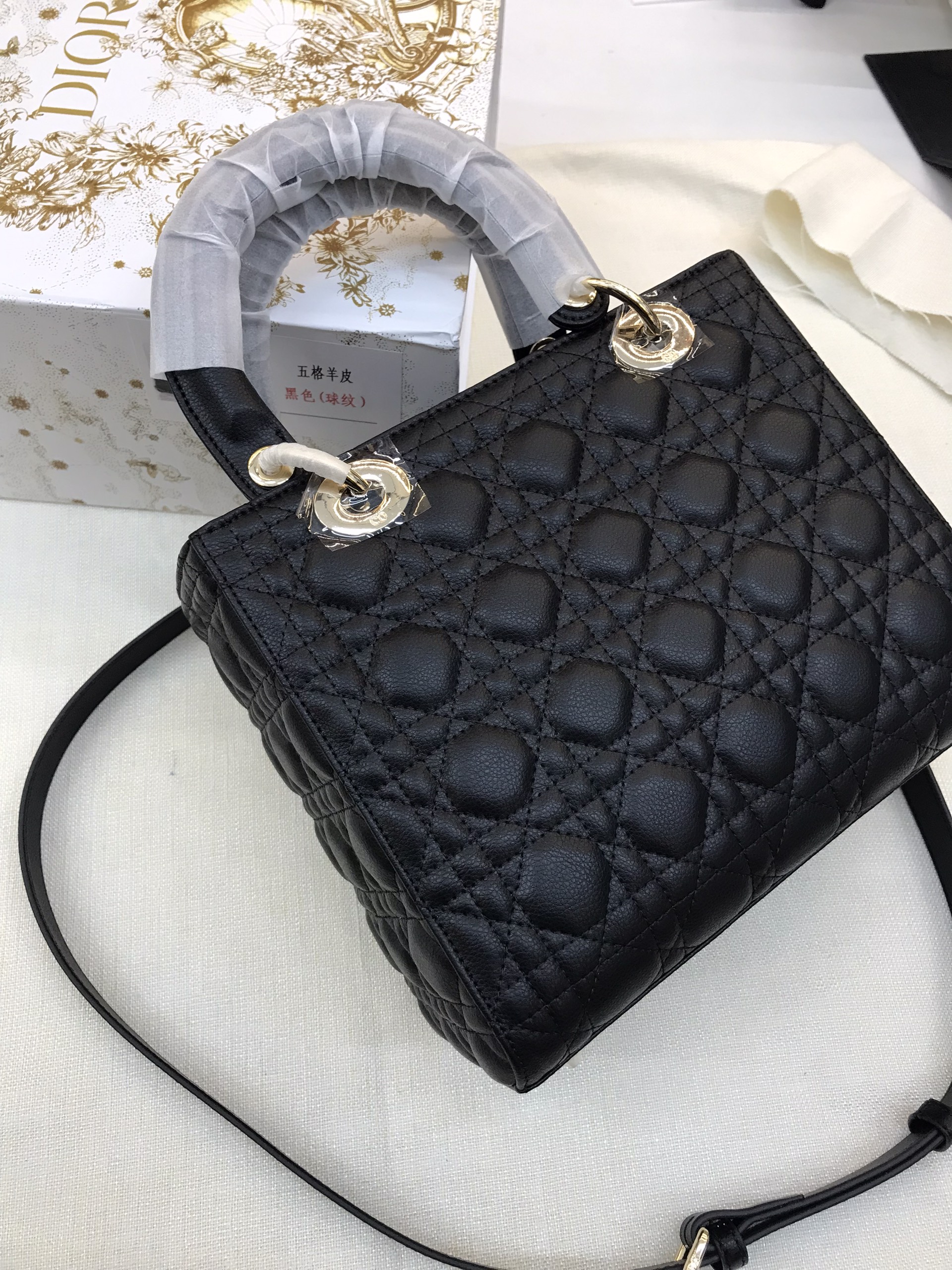 Túi Xách Dior Medium Lady Patent Cannage Calfskin Màu Đen