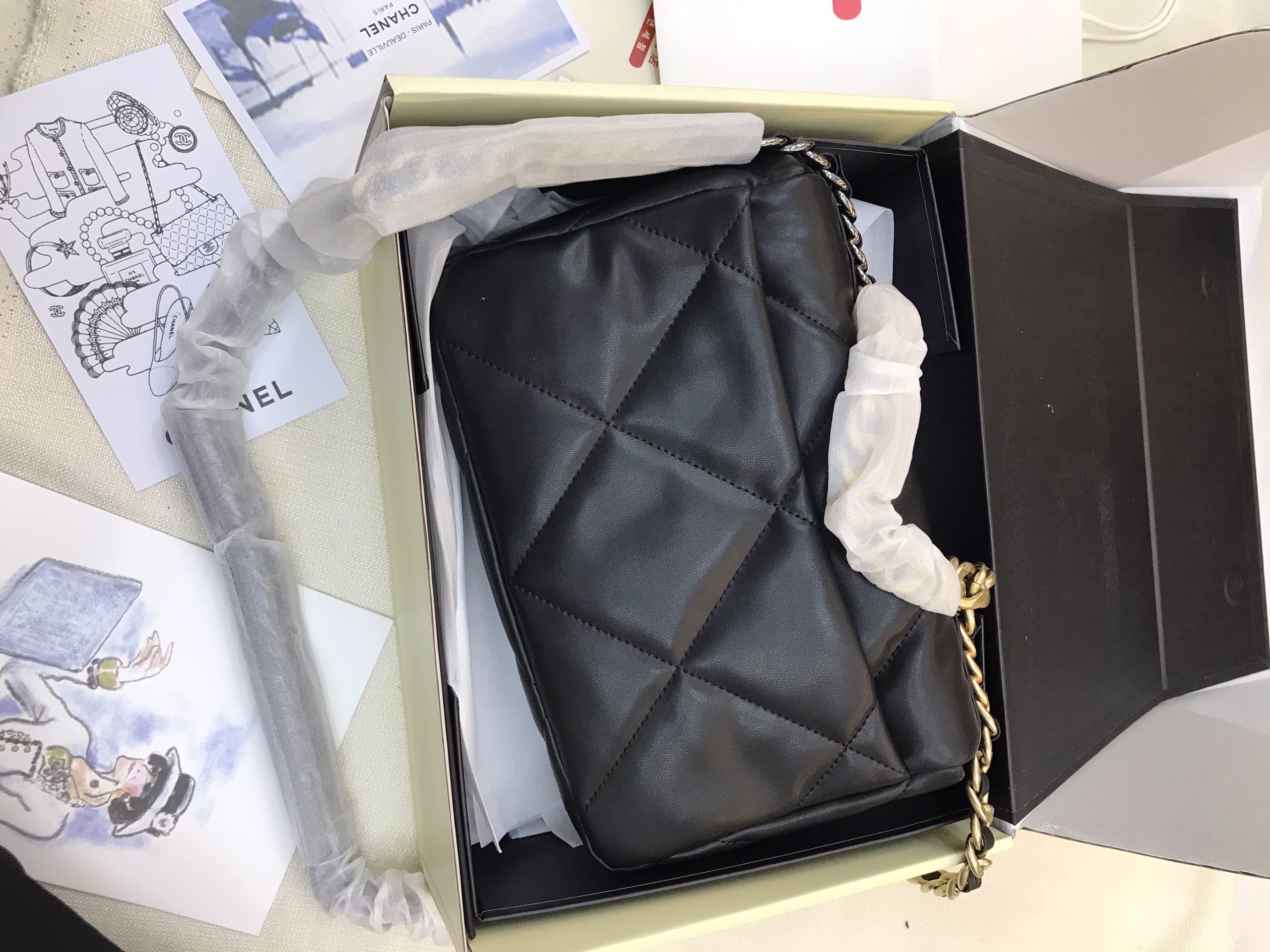 Túi Xách CHANEL Super 19 Large HANDBAG Màu Đen