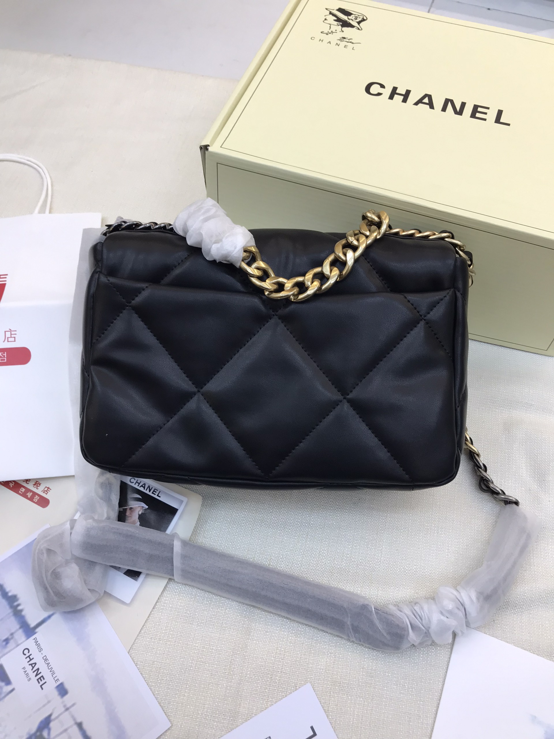 Túi Xách CHANEL Super 19 Large HANDBAG Màu Đen