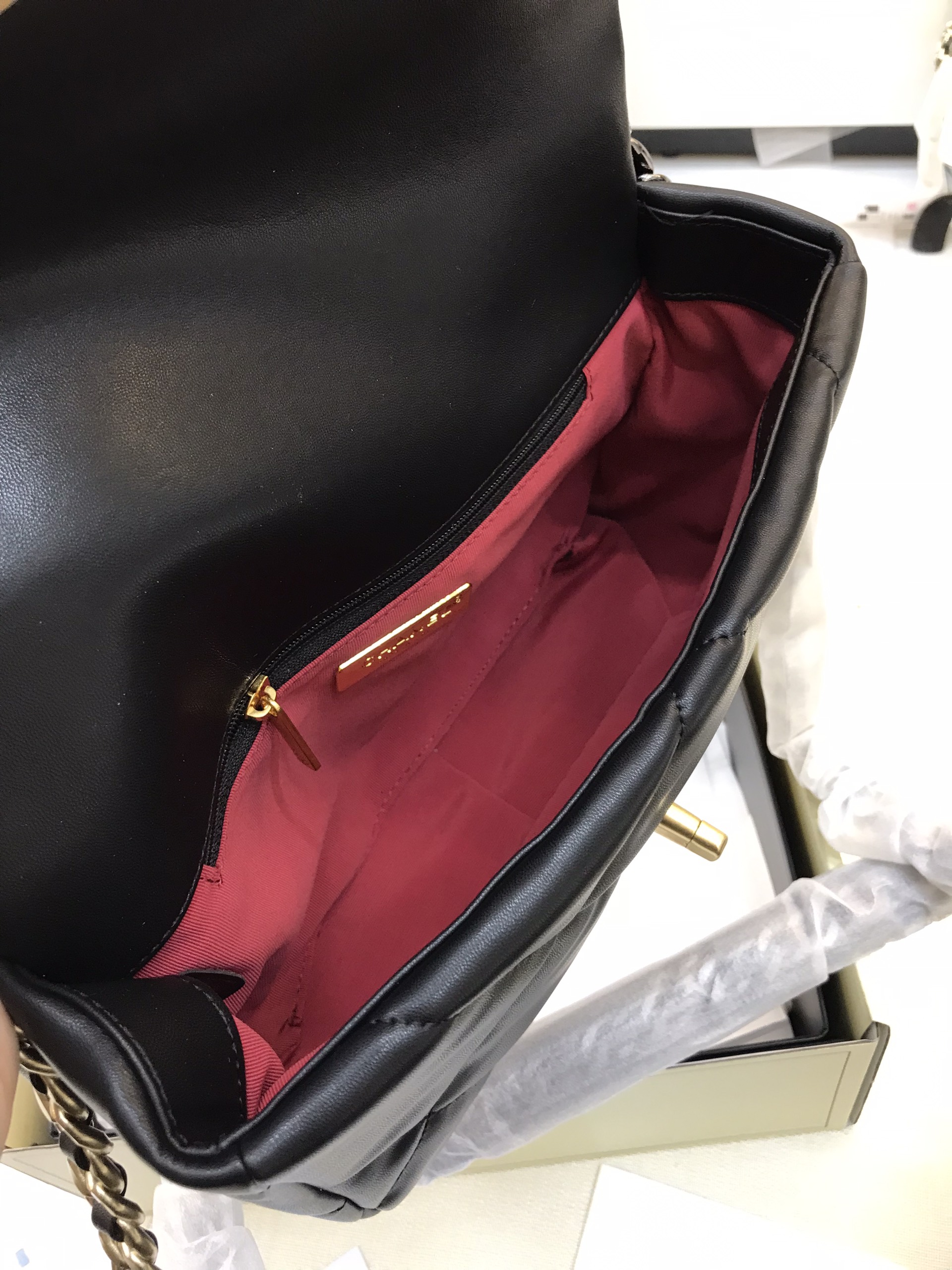 Túi Xách CHANEL Super 19 Large HANDBAG Màu Đen