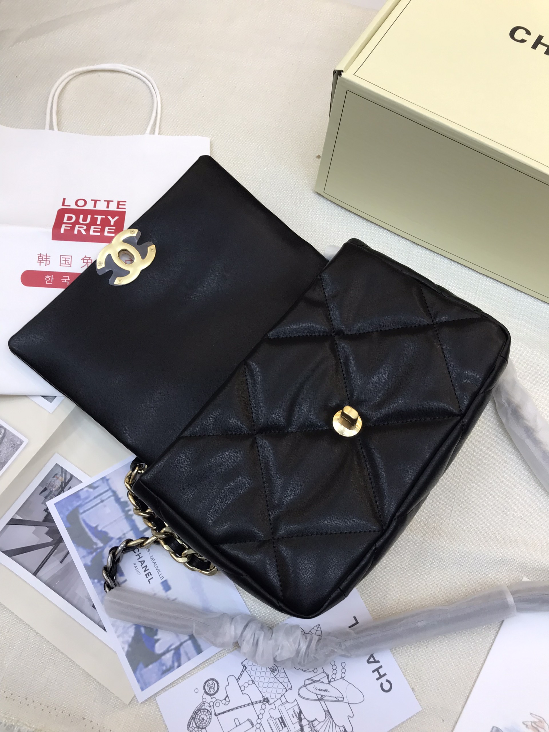 Túi Xách CHANEL Super 19 Large HANDBAG Màu Đen