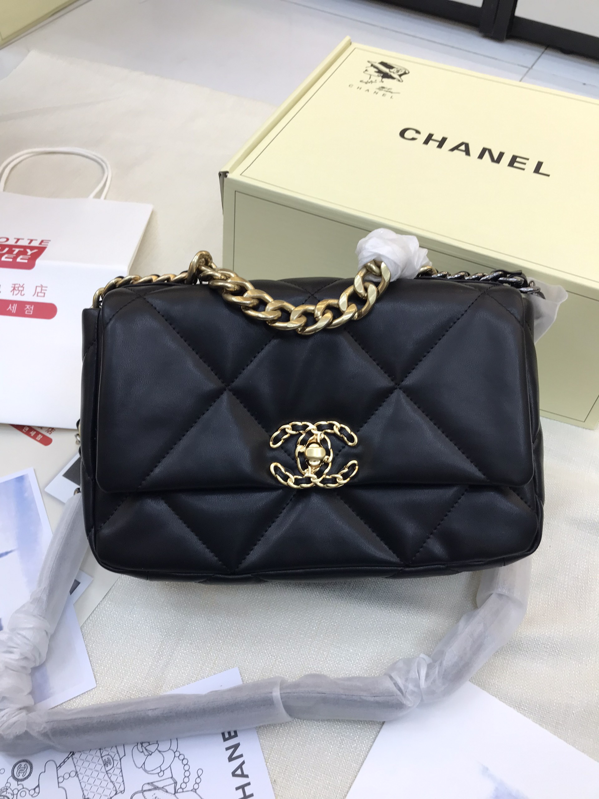 Túi Xách CHANEL Super 19 Large HANDBAG Màu Đen