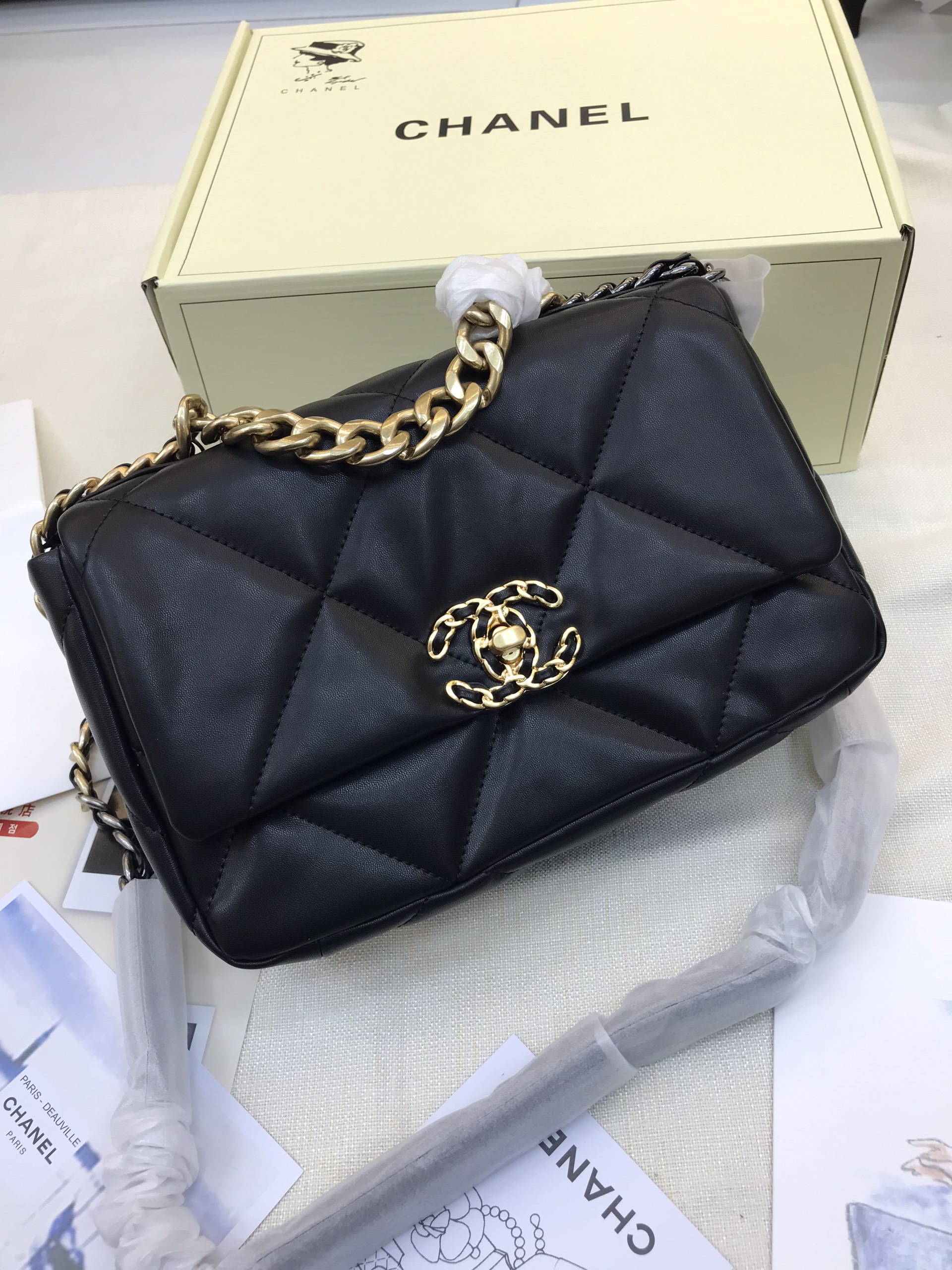 Túi Xách CHANEL Super 19 Large HANDBAG Màu Đen