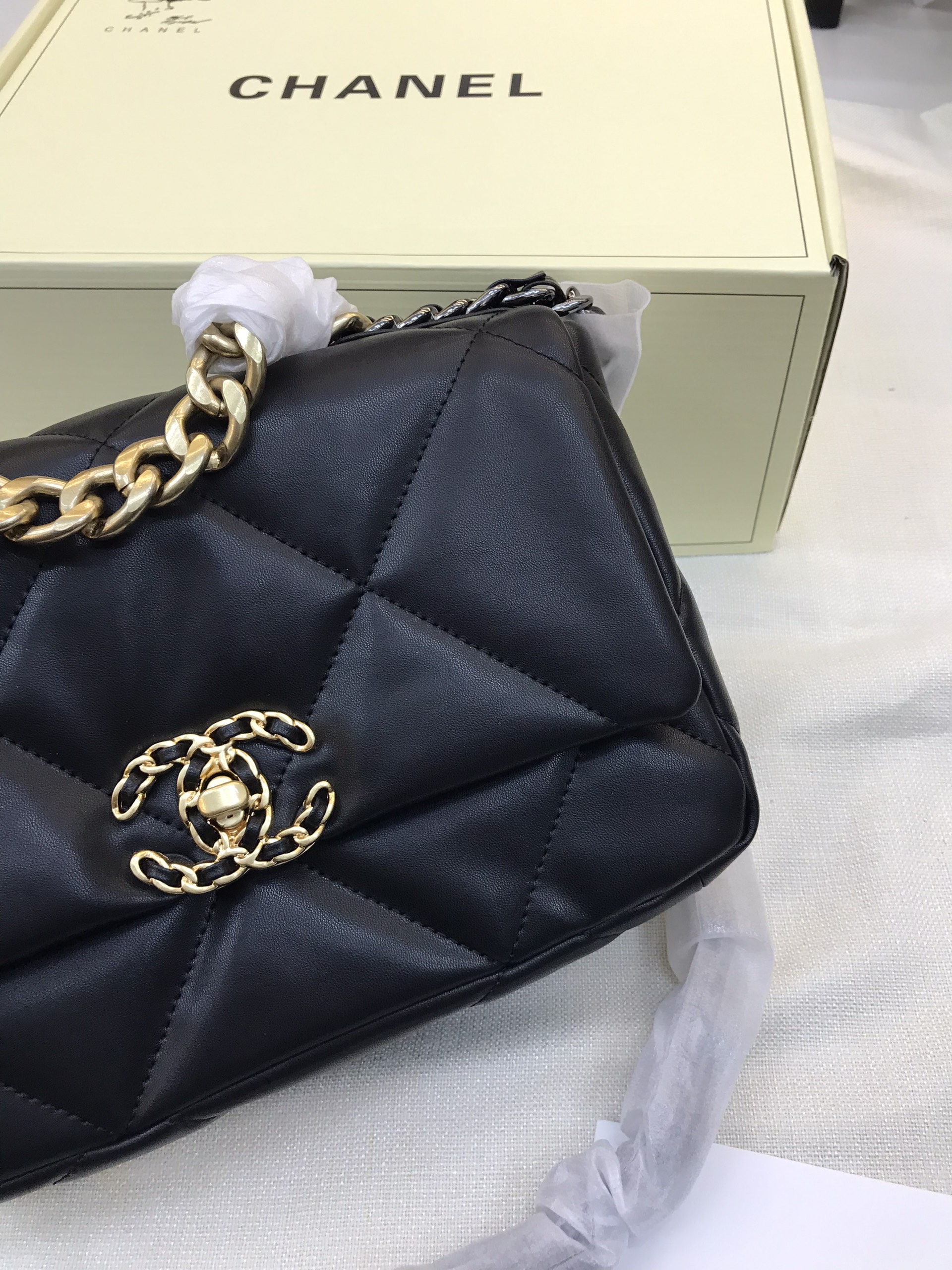 Túi Xách CHANEL Super 19 Large HANDBAG Màu Đen