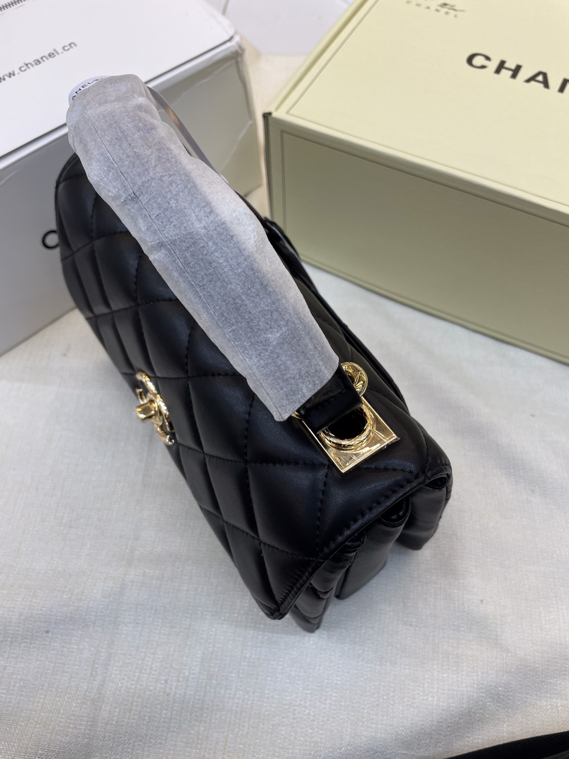 Túi Xách Chanel Super Trendy CC Top Handle Màu Đen