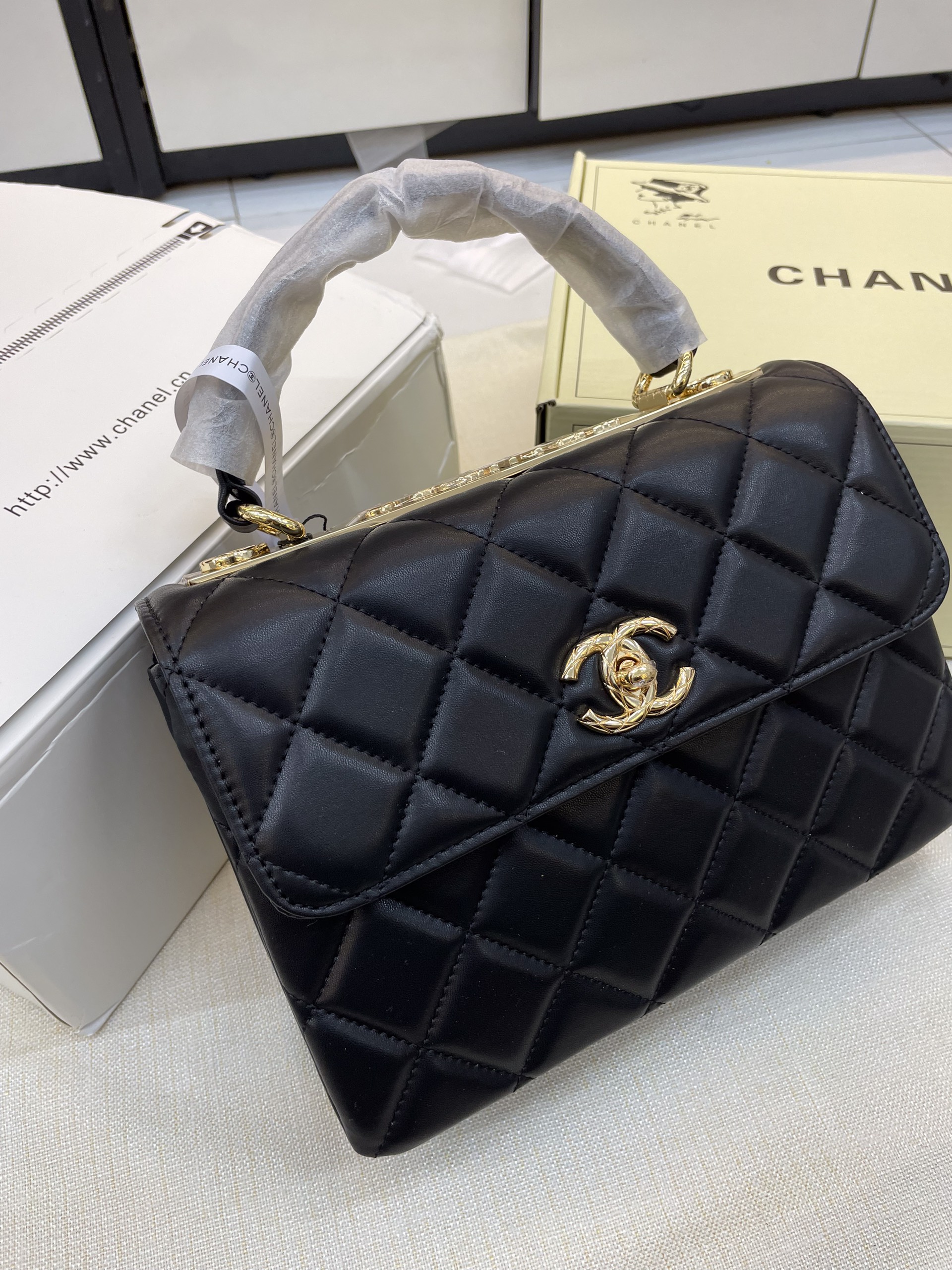 Túi Xách Chanel Super Trendy CC Top Handle Màu Đen