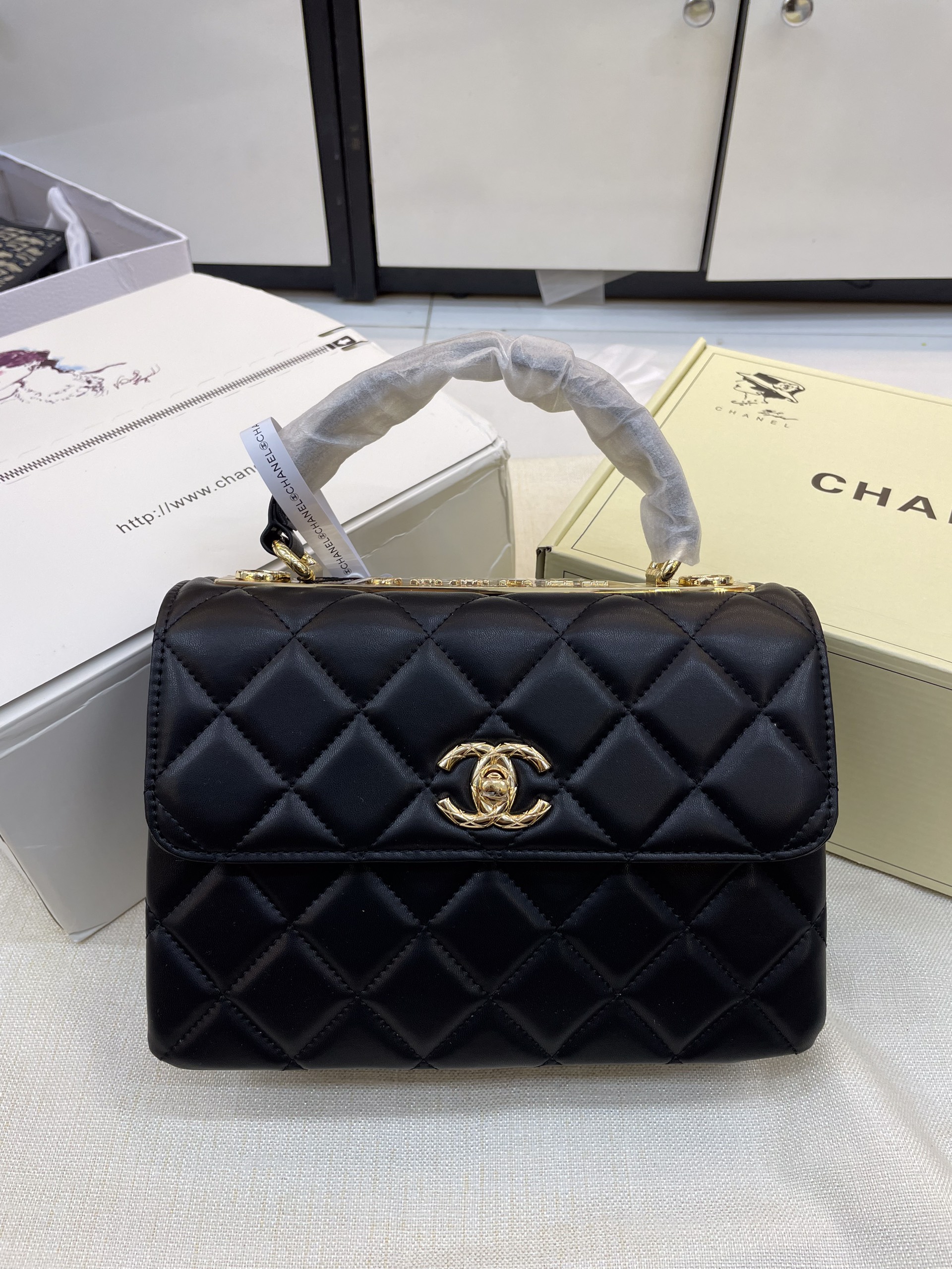 Túi Xách Chanel Super Trendy CC Top Handle Màu Đen