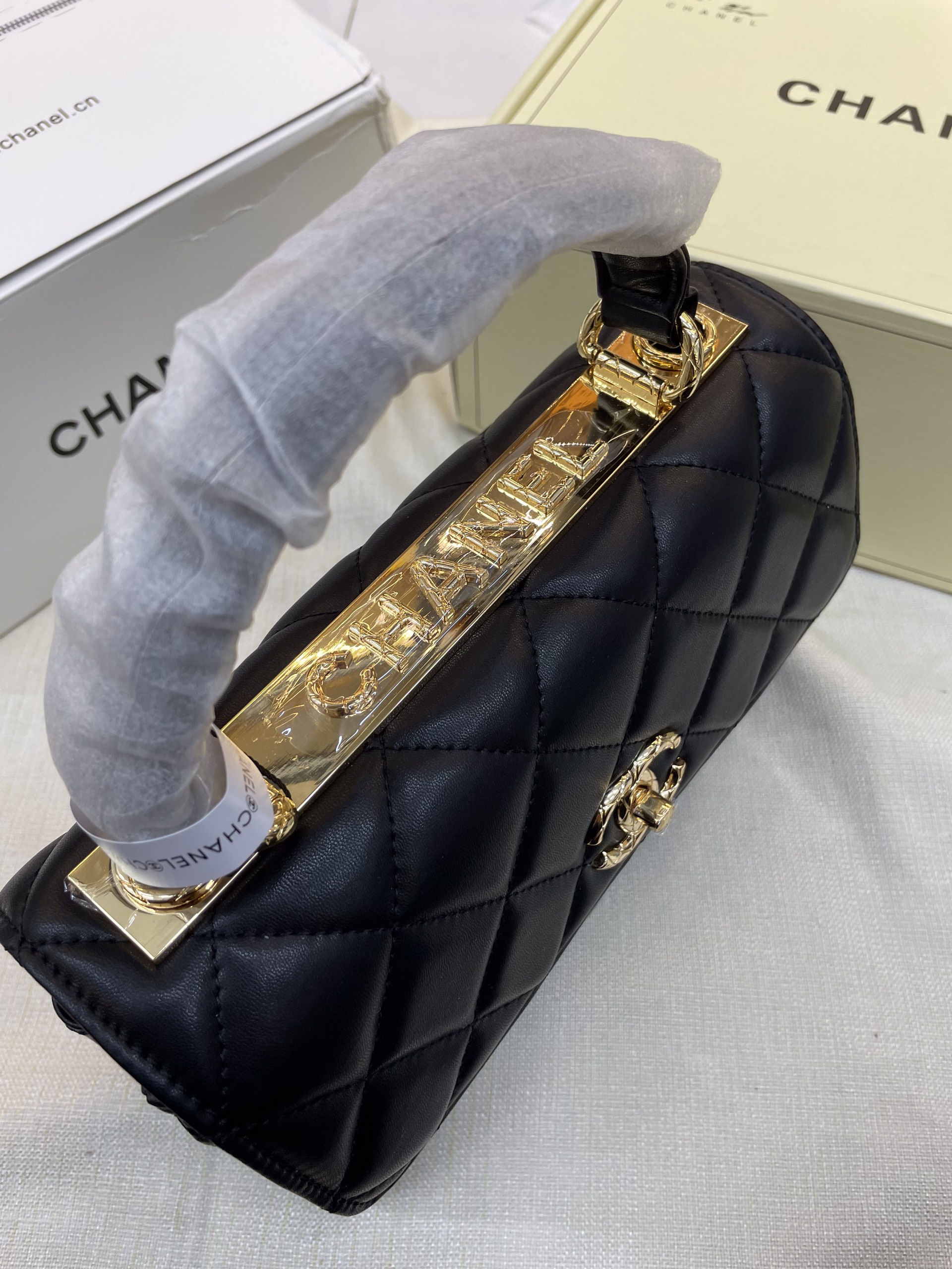 Túi Xách Chanel Super Trendy CC Top Handle Màu Đen