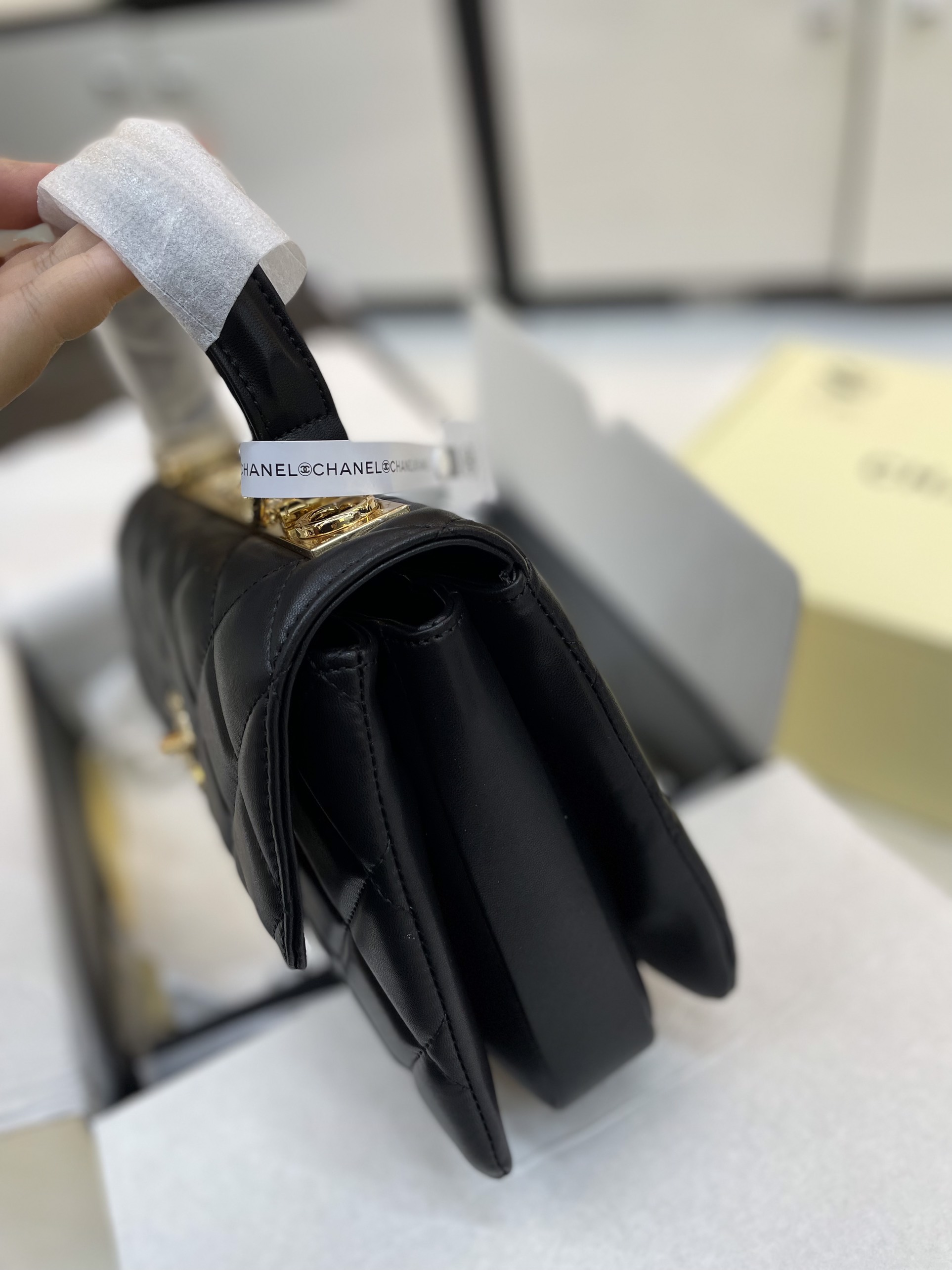 Túi Xách Chanel Super Trendy CC Top Handle Màu Đen