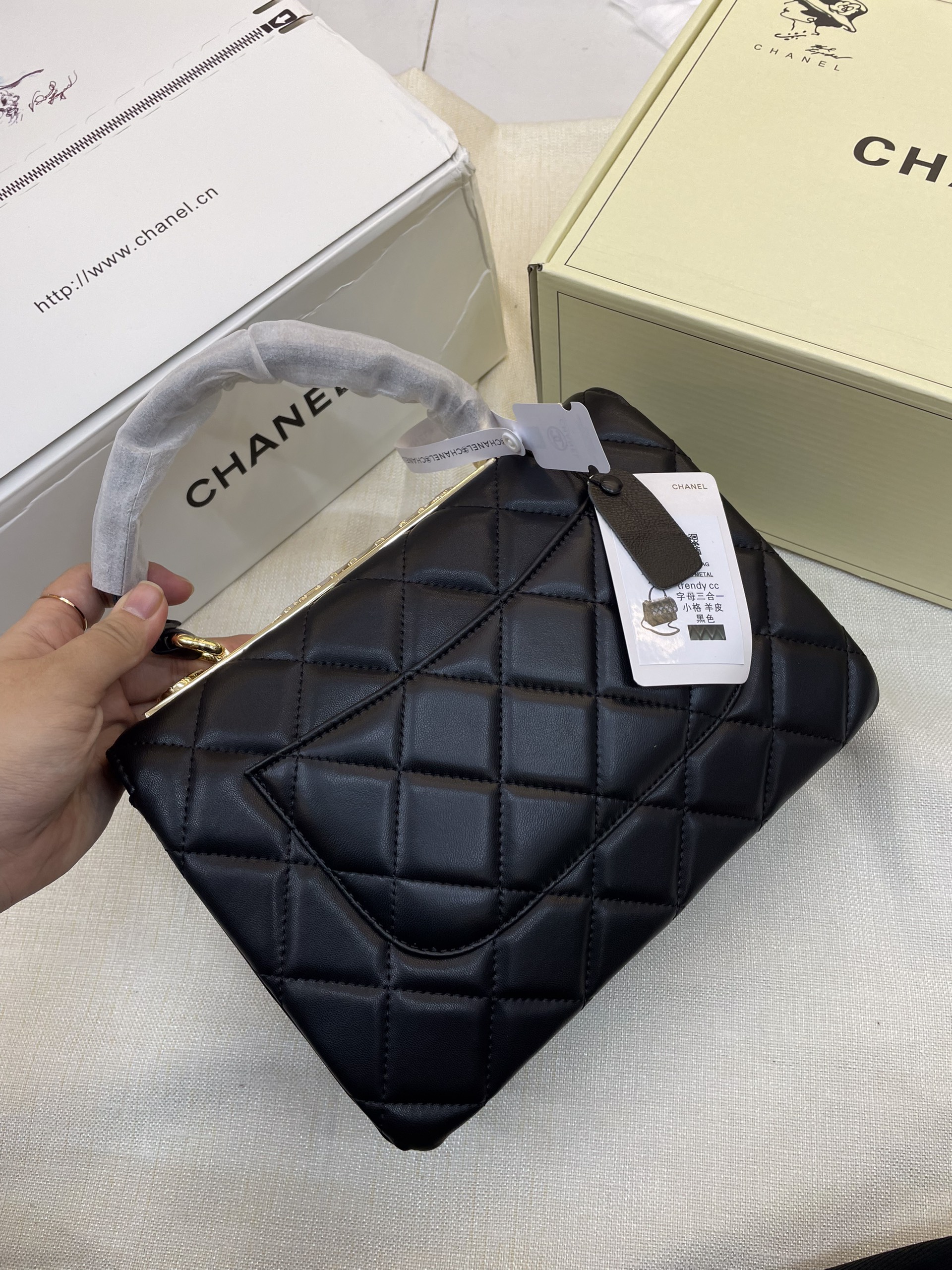 Túi Xách Chanel Super Trendy CC Top Handle Màu Đen