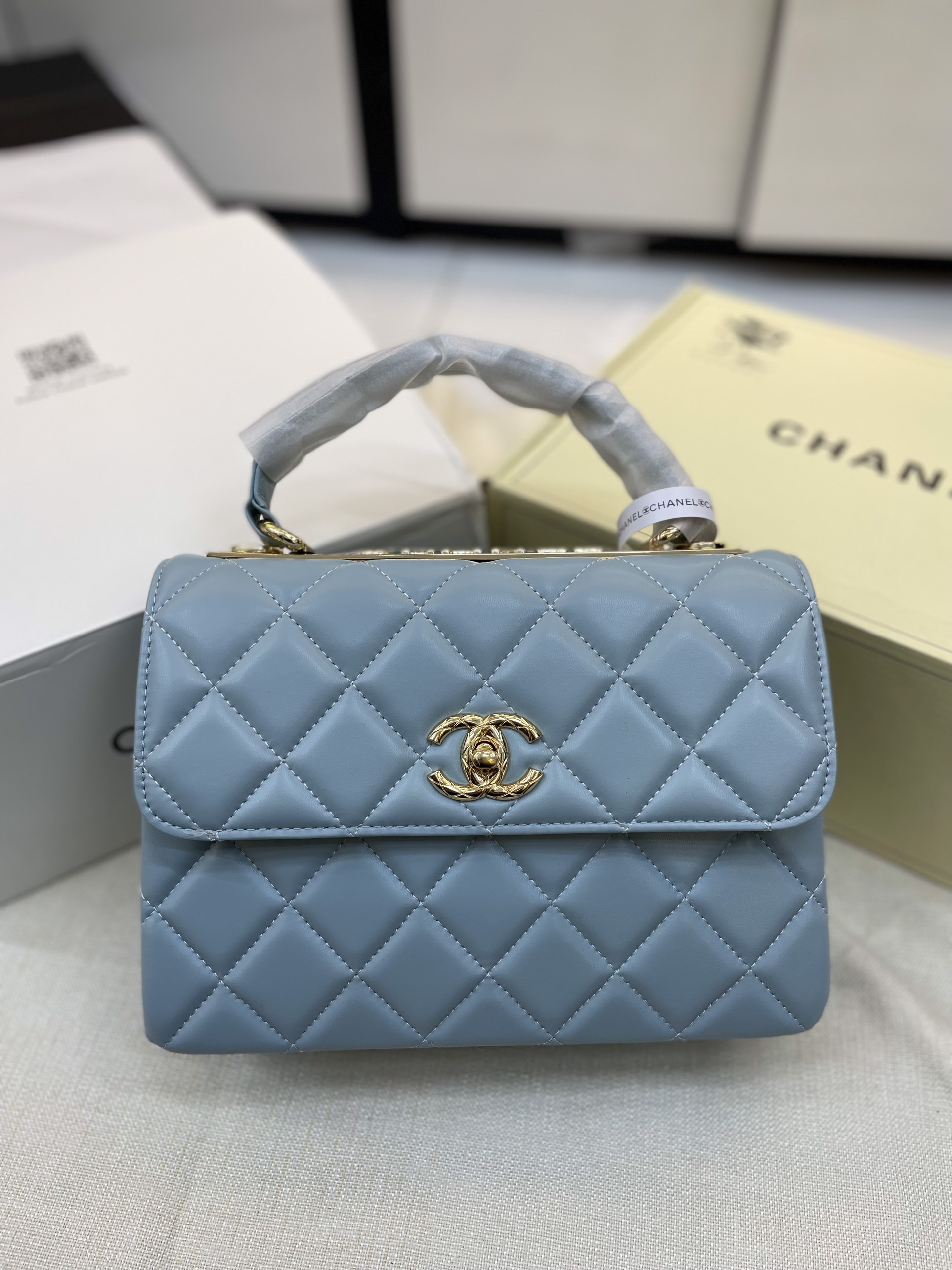 Túi Xách CHANEL Super TRENDY CC Màu Xanh Pastel