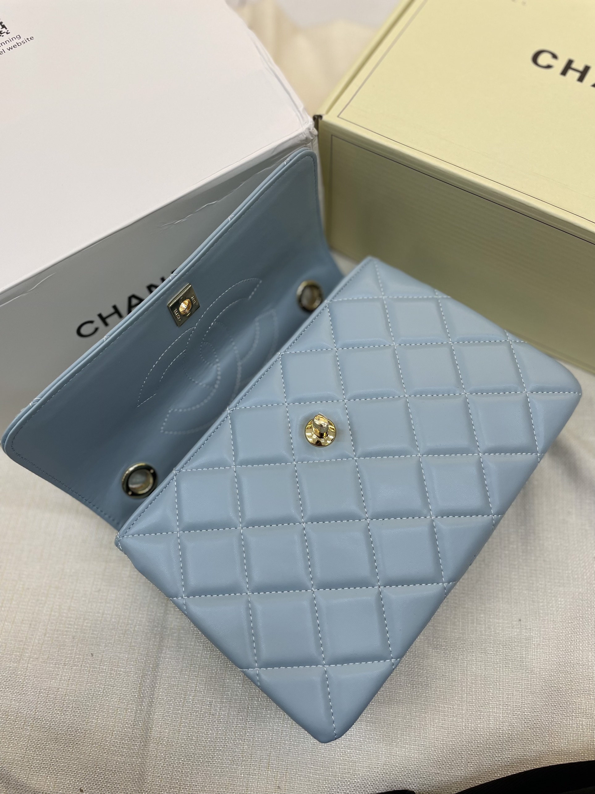 Túi Xách CHANEL Super TRENDY CC Màu Xanh Pastel