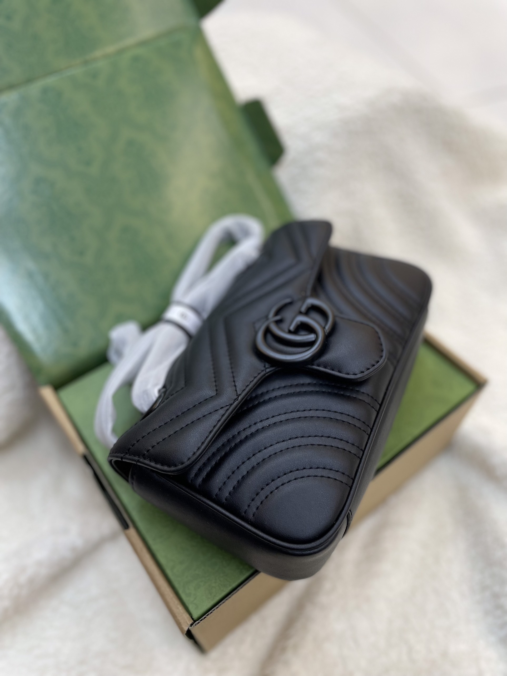 Túi Xách Gucci Super GG Marmont matelassé mini bag Màu Đen