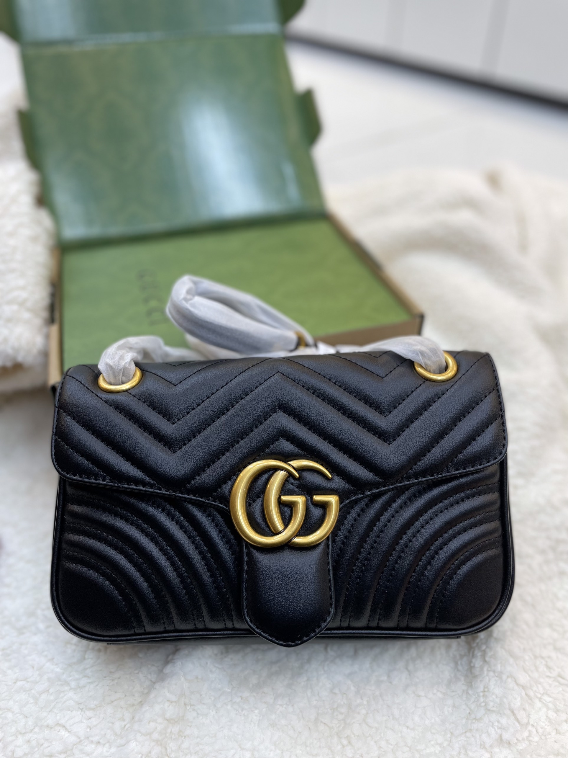 Túi Xách Gucci Marmont Super Gold Lock In Black Size 26cm
