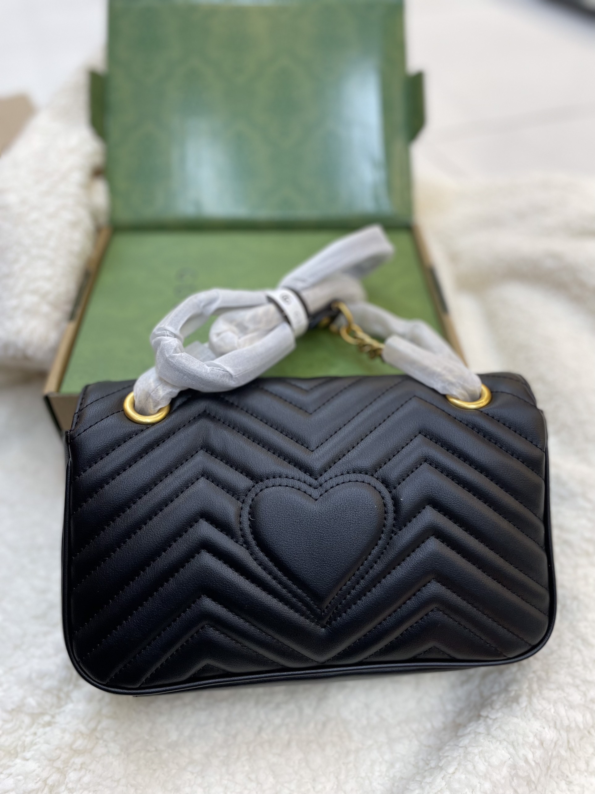 Túi Xách Gucci Marmont Super Gold Lock In Black Size 26cm