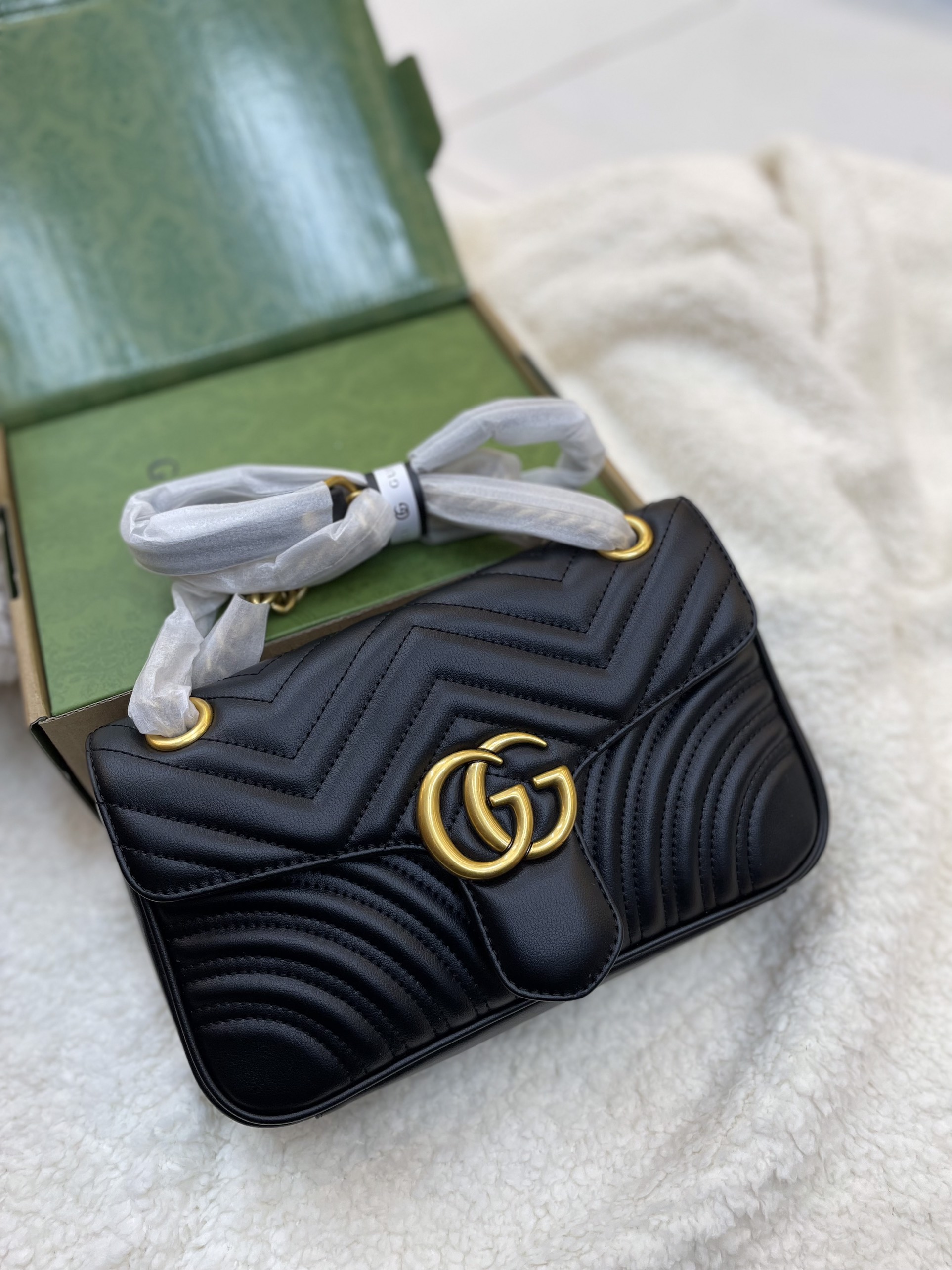 Túi Xách Gucci Marmont Super Gold Lock In Black Size 26cm