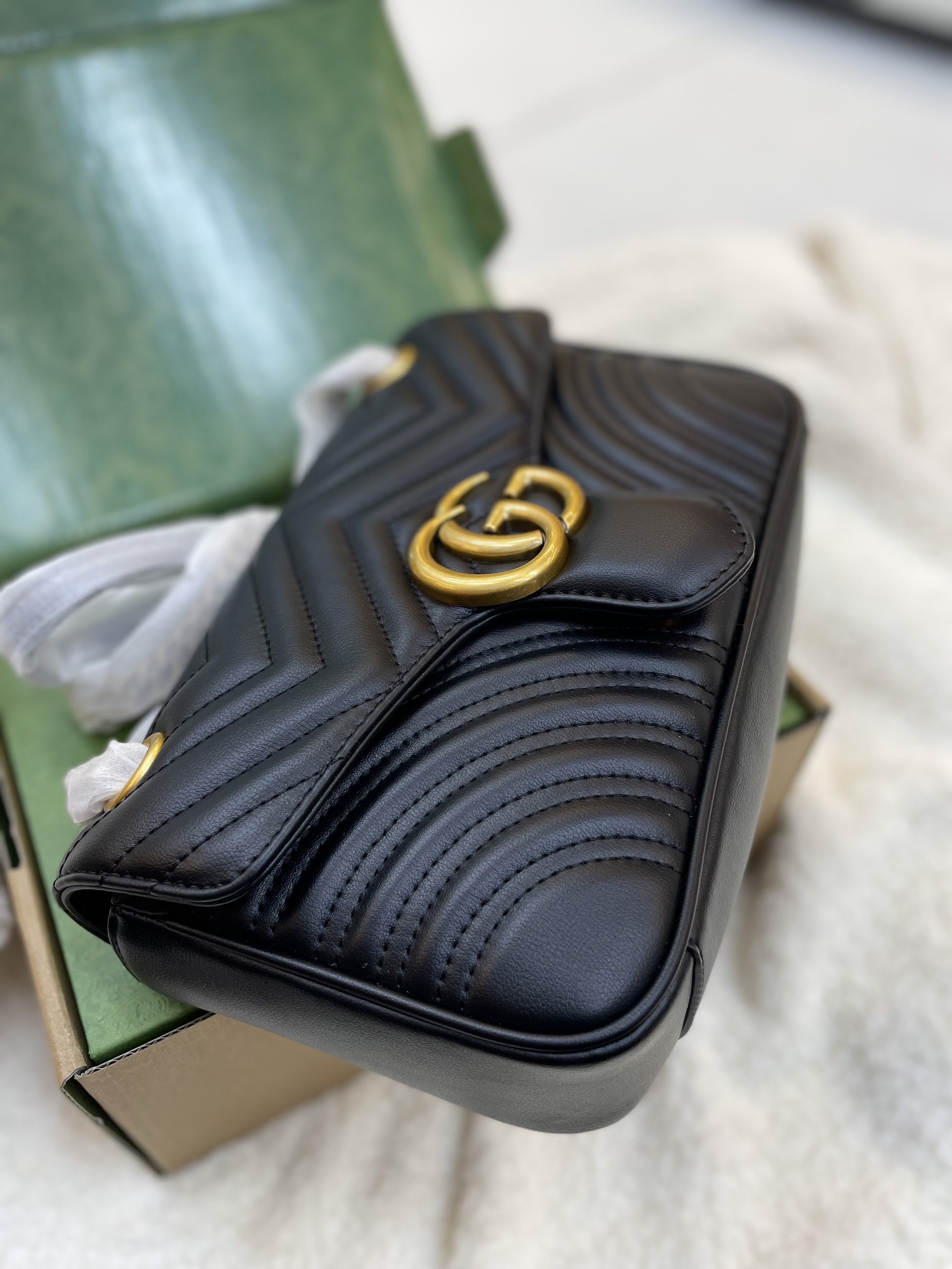 Túi Xách Gucci Marmont Super Gold Lock In Black Size 26cm