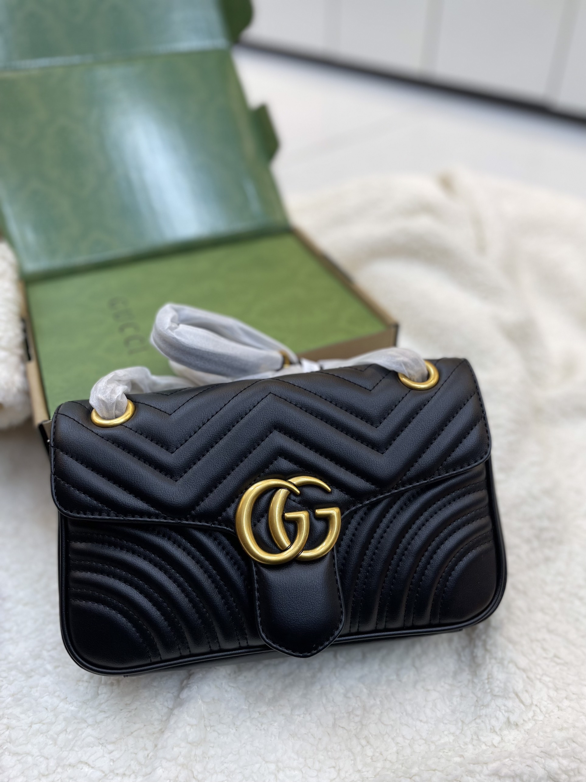 Túi Xách Gucci Marmont Super Gold Lock In Black Size 26cm