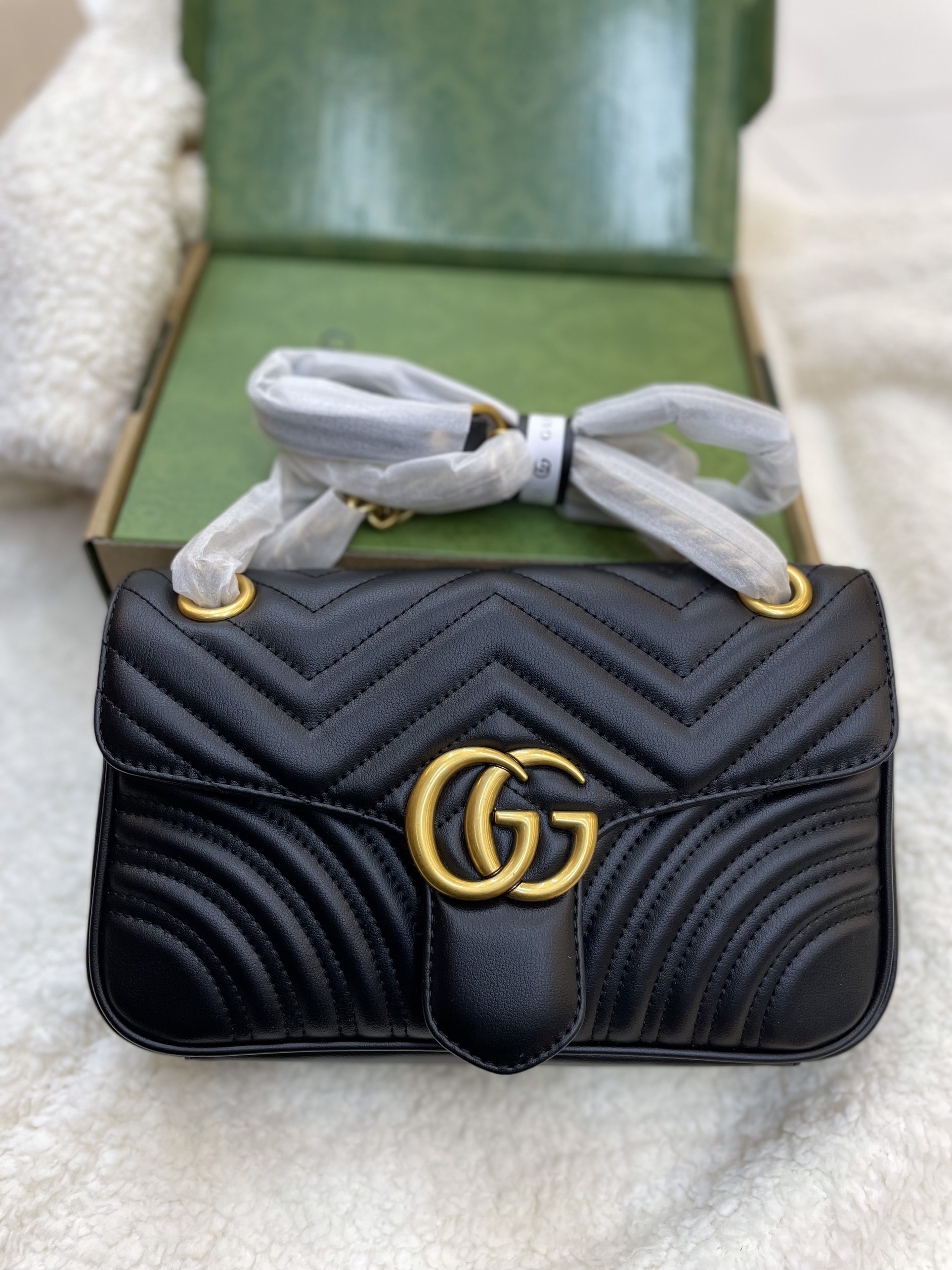 Túi Xách Gucci Marmont Super Gold Lock In Black Size 26cm