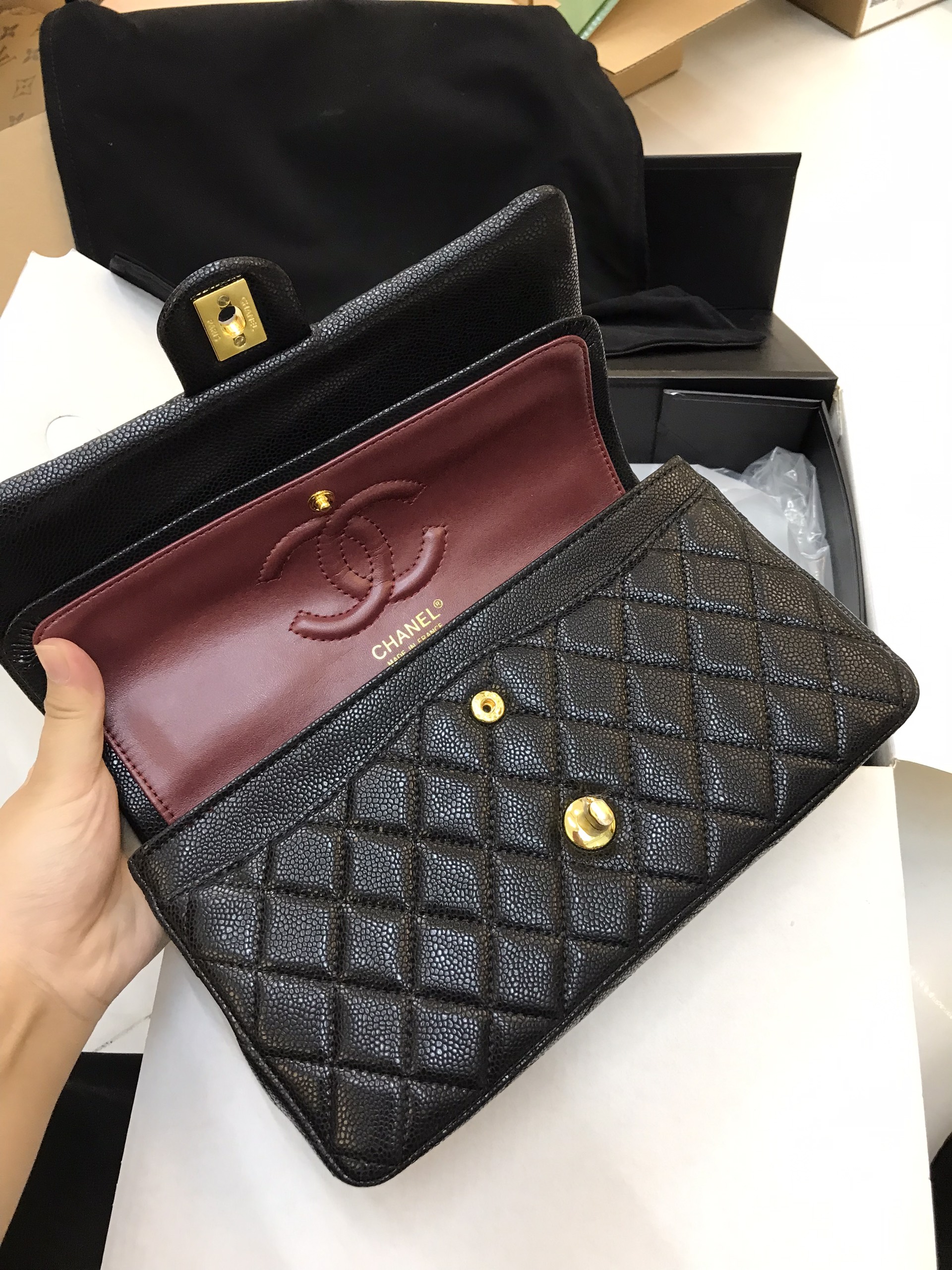 Túi Xách Chanel Classic SuperDa Hạt Màu Đen Khóa Vàng Size 26cm