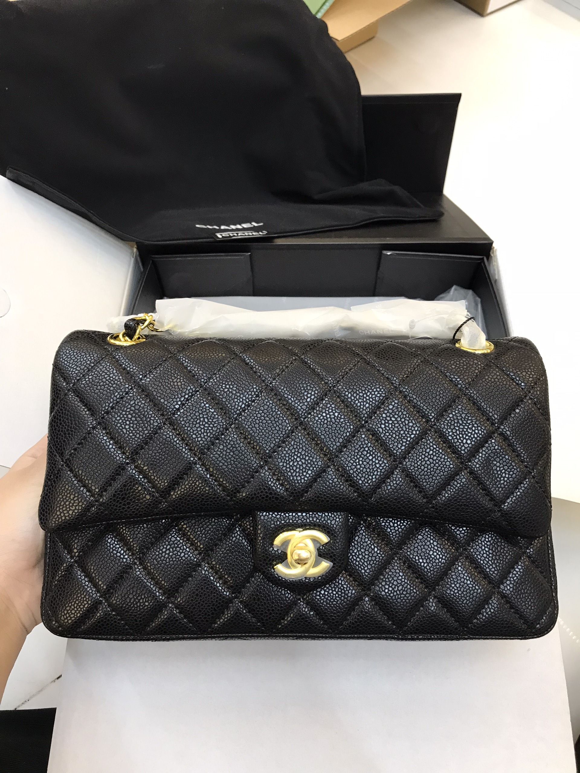 Túi Xách Chanel Classic SuperDa Hạt Màu Đen Khóa Vàng Size 26cm