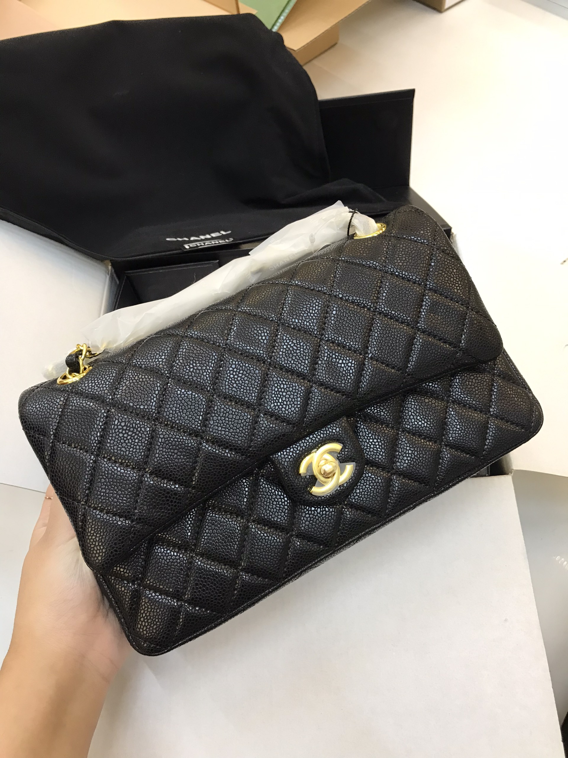 Túi Xách Chanel Classic SuperDa Hạt Màu Đen Khóa Vàng Size 26cm