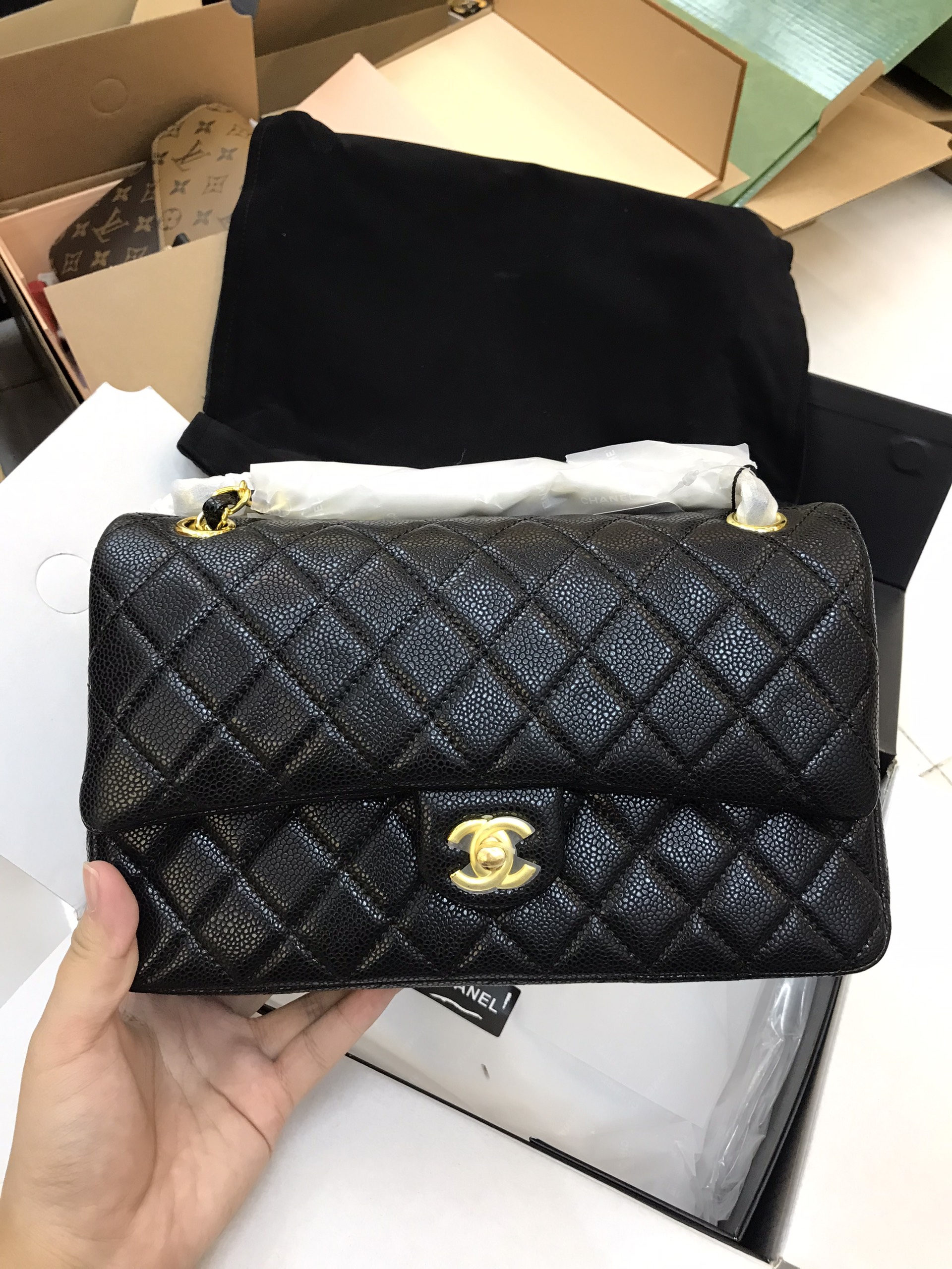 Túi Xách Chanel Classic SuperDa Hạt Màu Đen Khóa Vàng Size 26cm