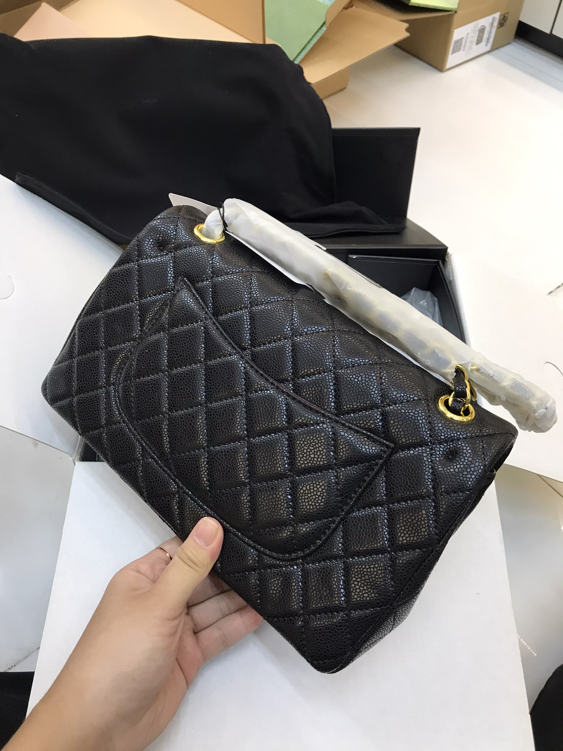 Túi Xách Chanel Classic SuperDa Hạt Màu Đen Khóa Vàng Size 26cm