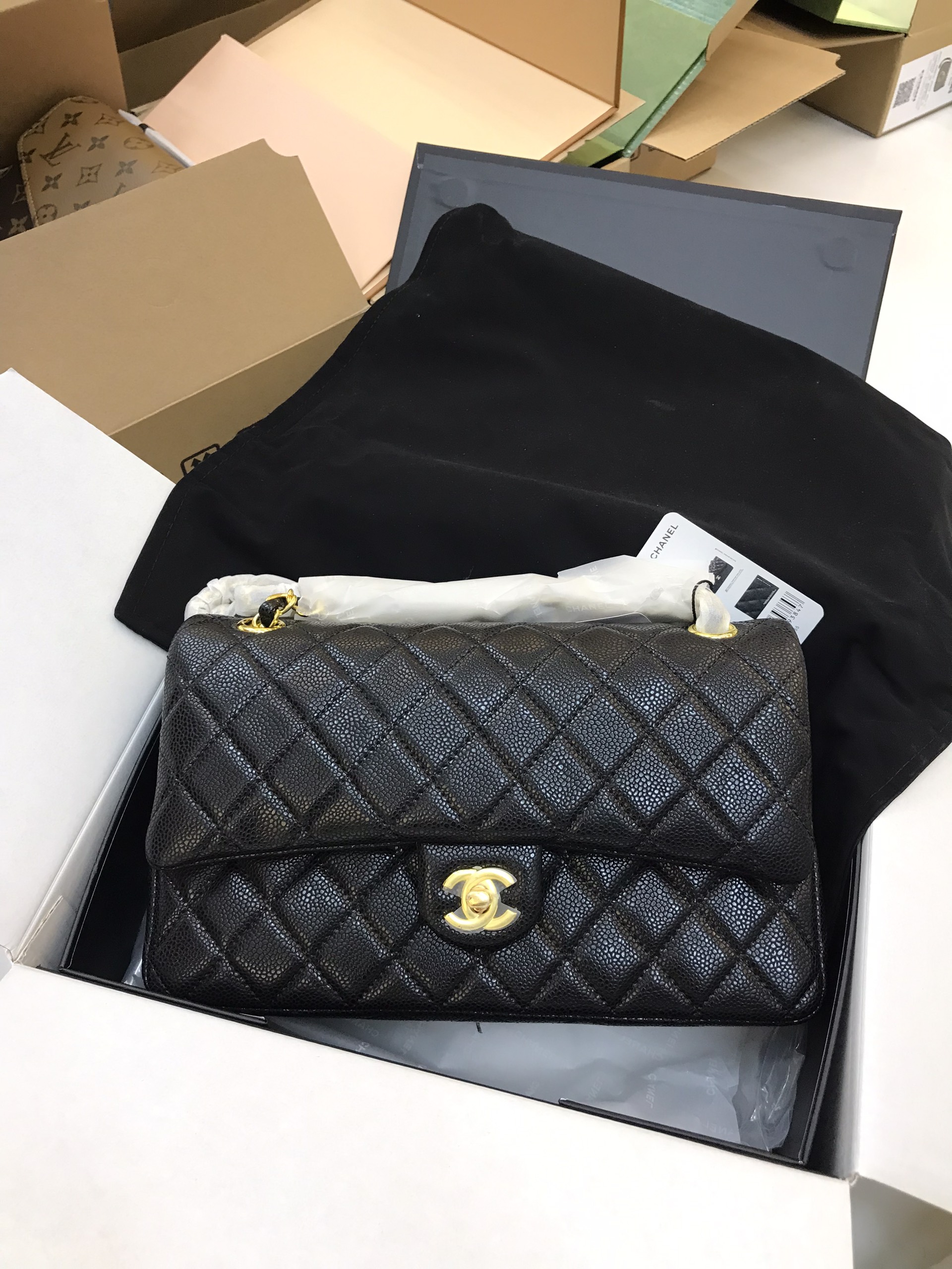 Túi Xách Chanel Classic SuperDa Hạt Màu Đen Khóa Vàng Size 26cm