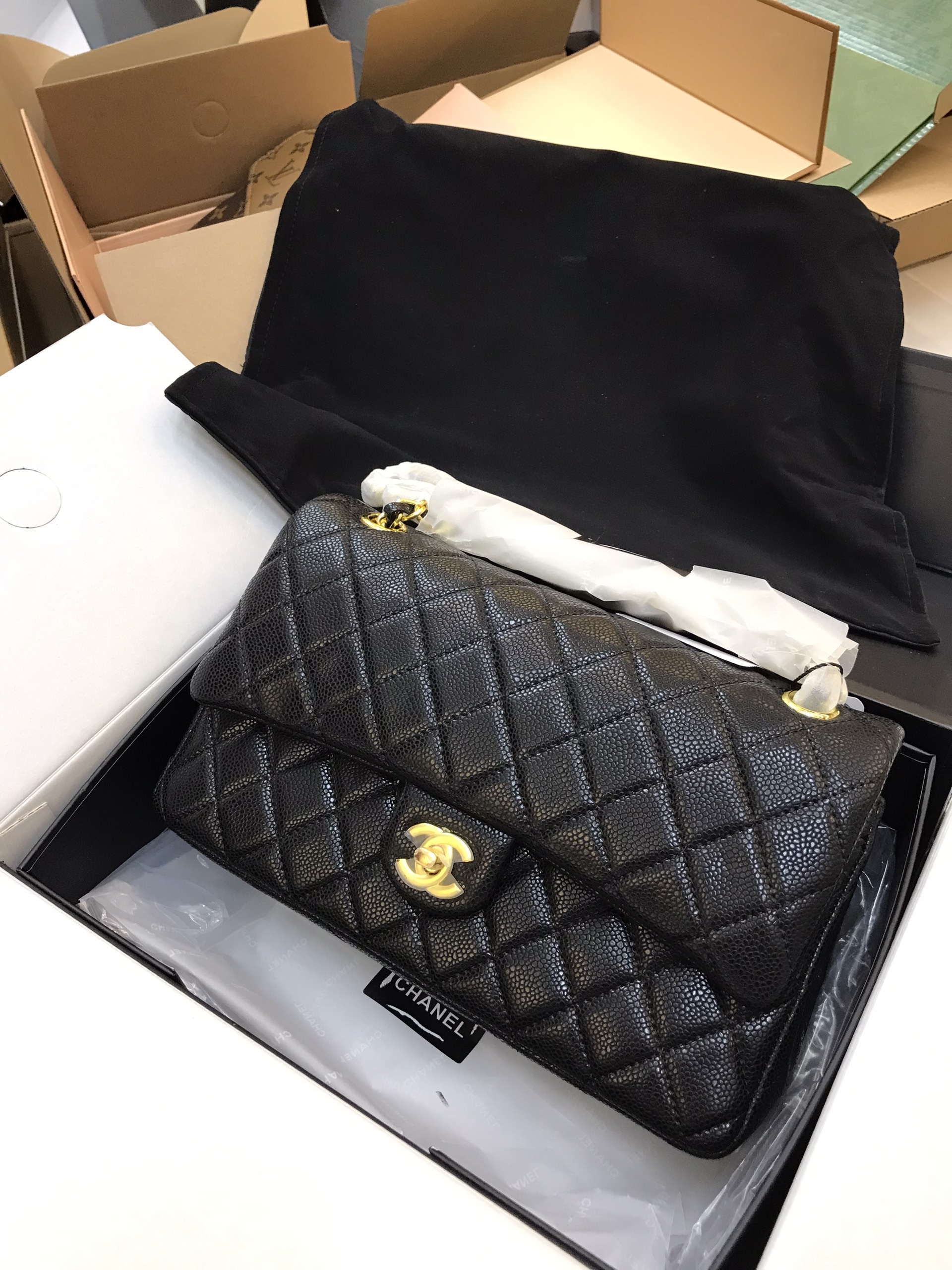 Túi Xách Chanel Classic SuperDa Hạt Màu Đen Khóa Vàng Size 26cm