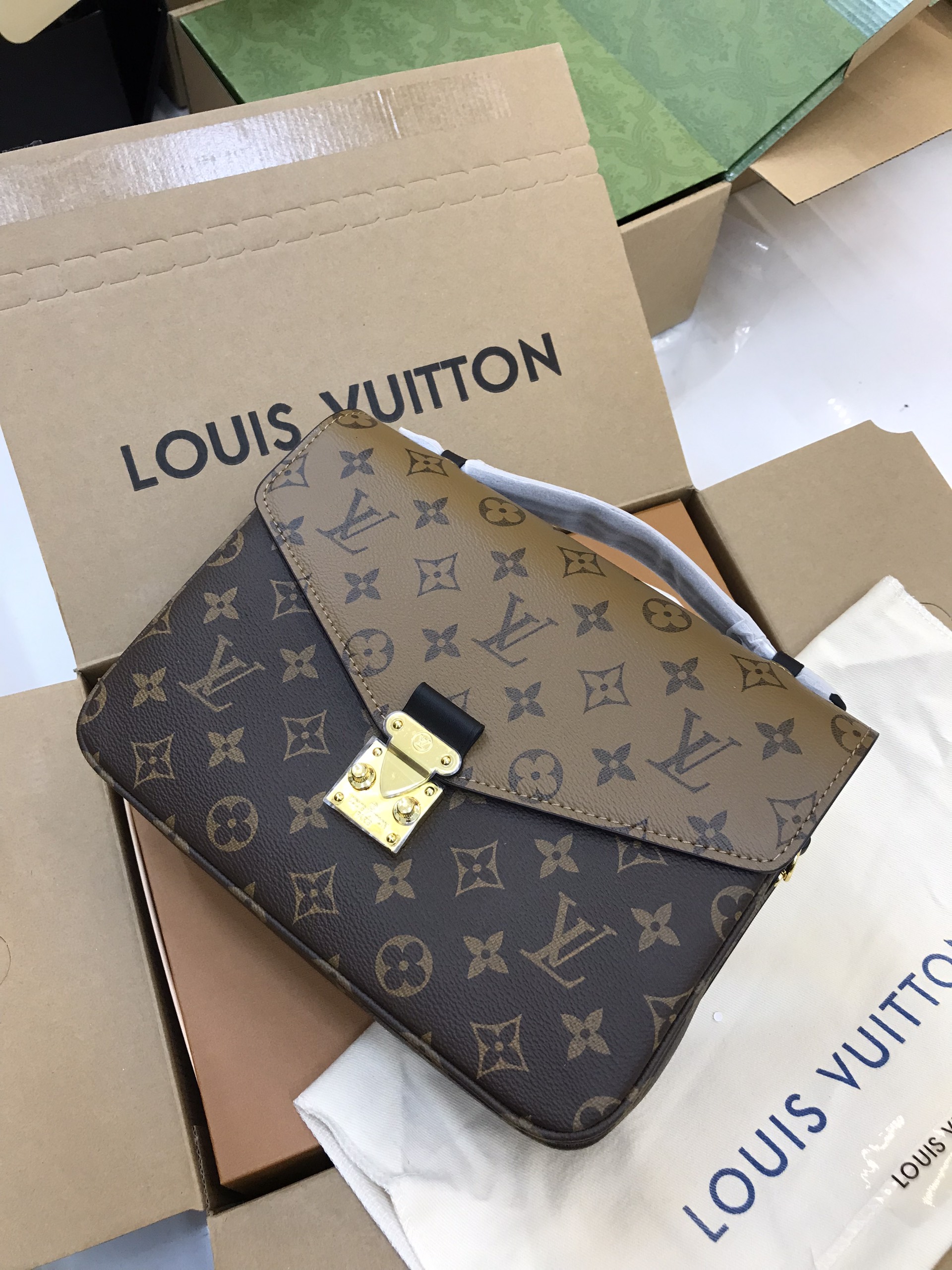 Túi Xách LV Pochette Metis Bag