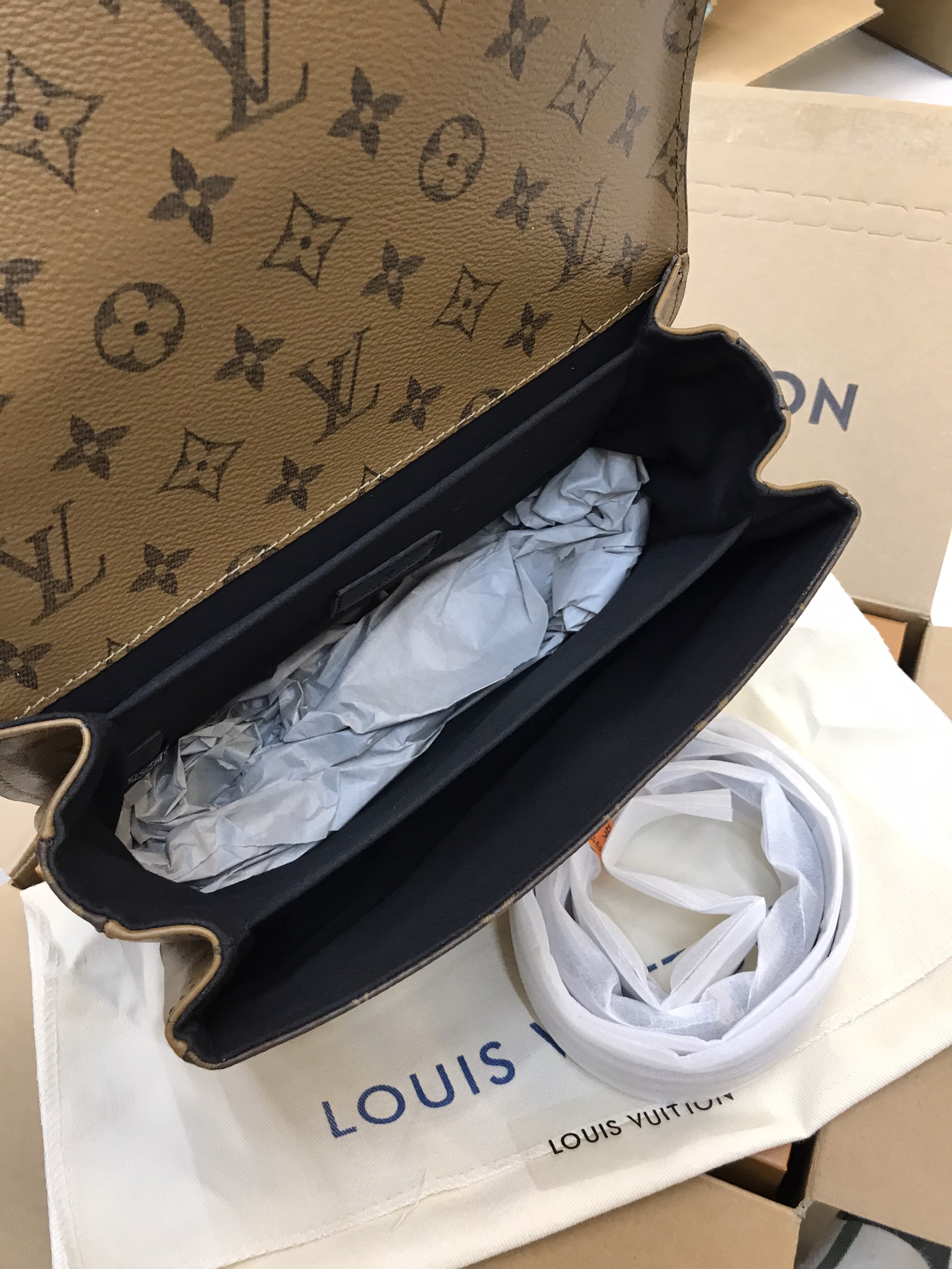Túi Xách LV Pochette Metis Bag