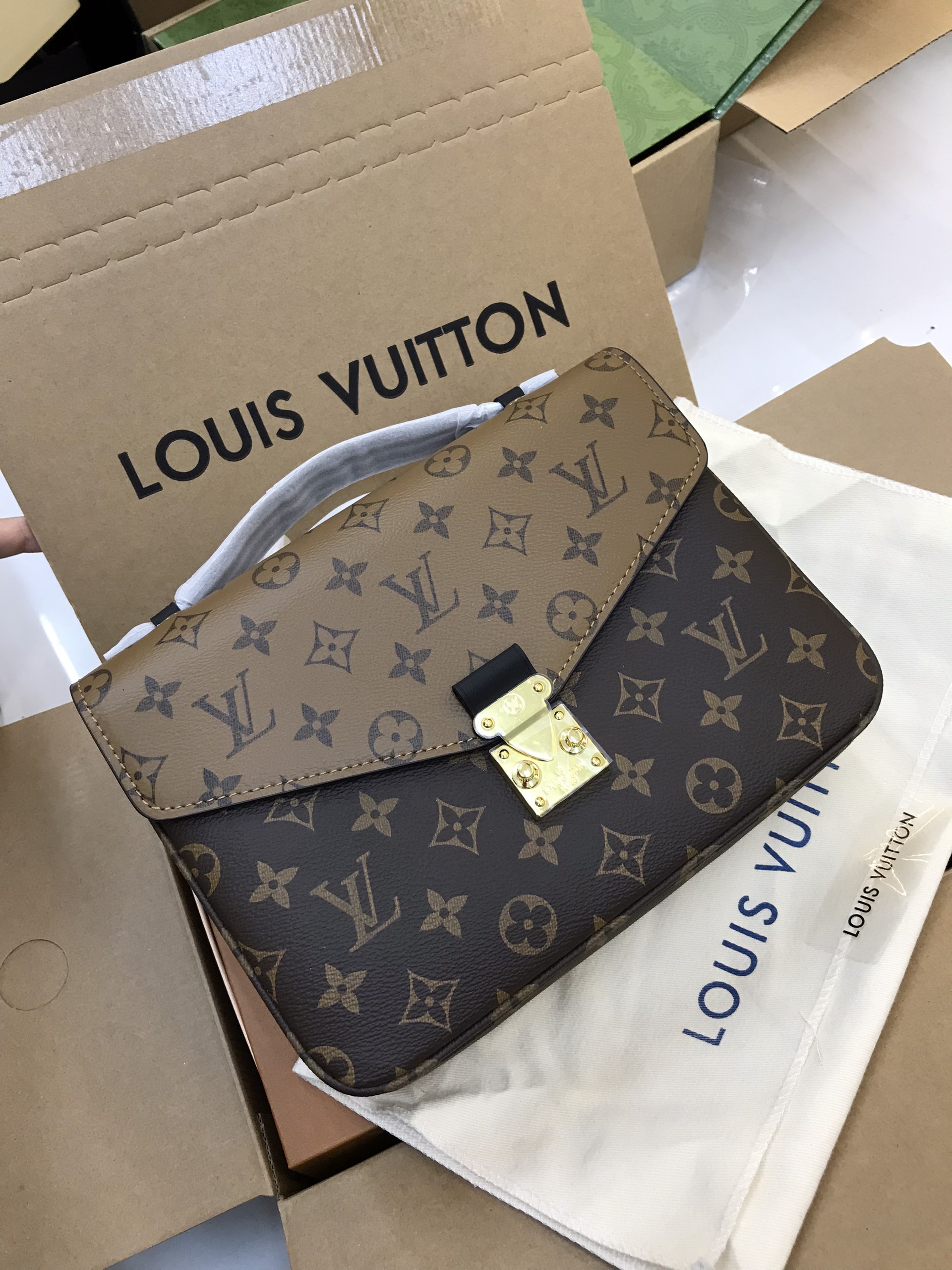 Túi Xách LV Pochette Metis Bag