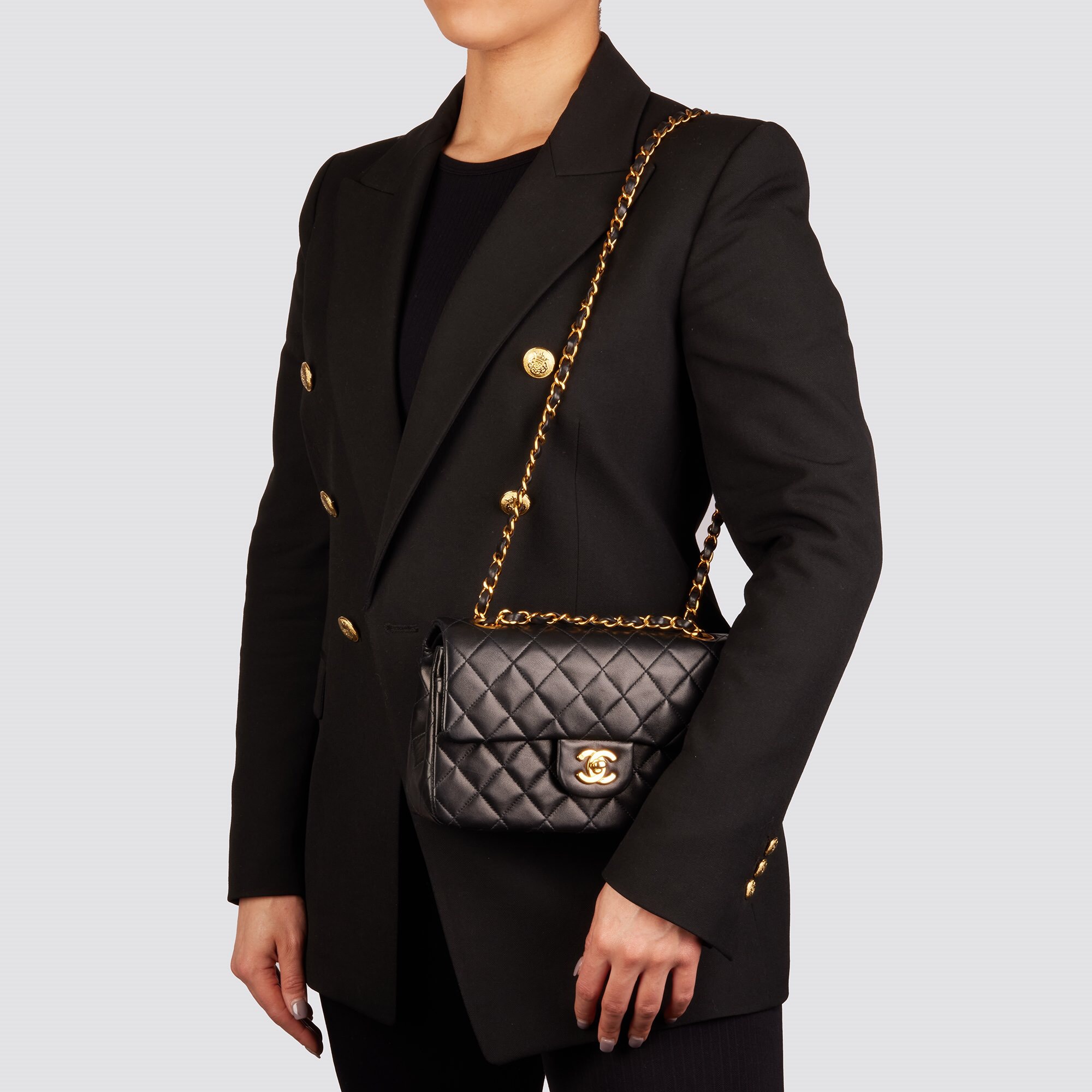 Túi Xách Chanel Classic Super Da Lì Màu Đen Khóa Vàng Size 20cm