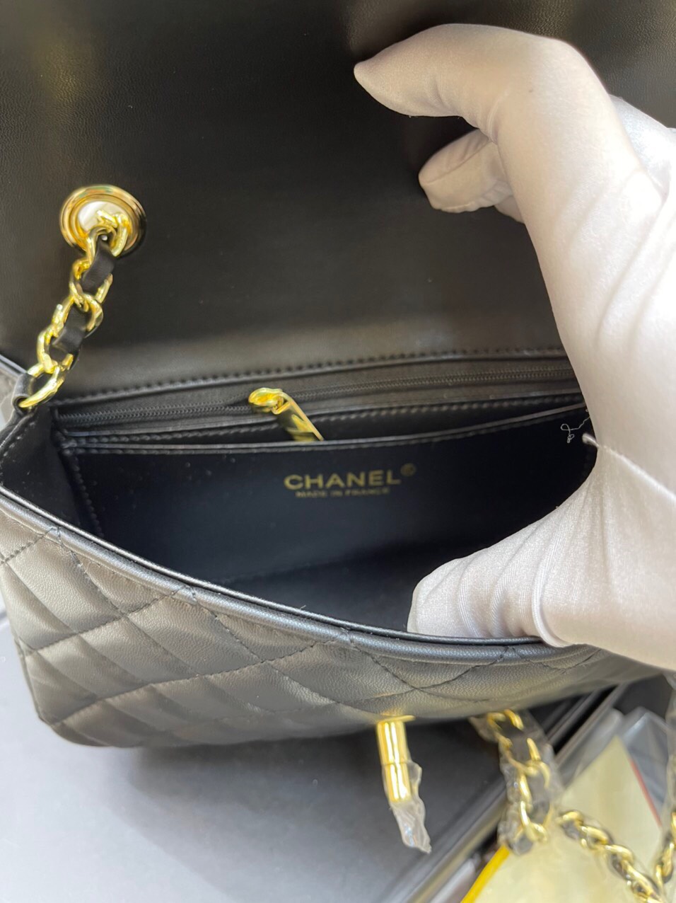 Túi Xách Chanel Classic Super Da Lì Màu Đen Khóa Vàng Size 20cm