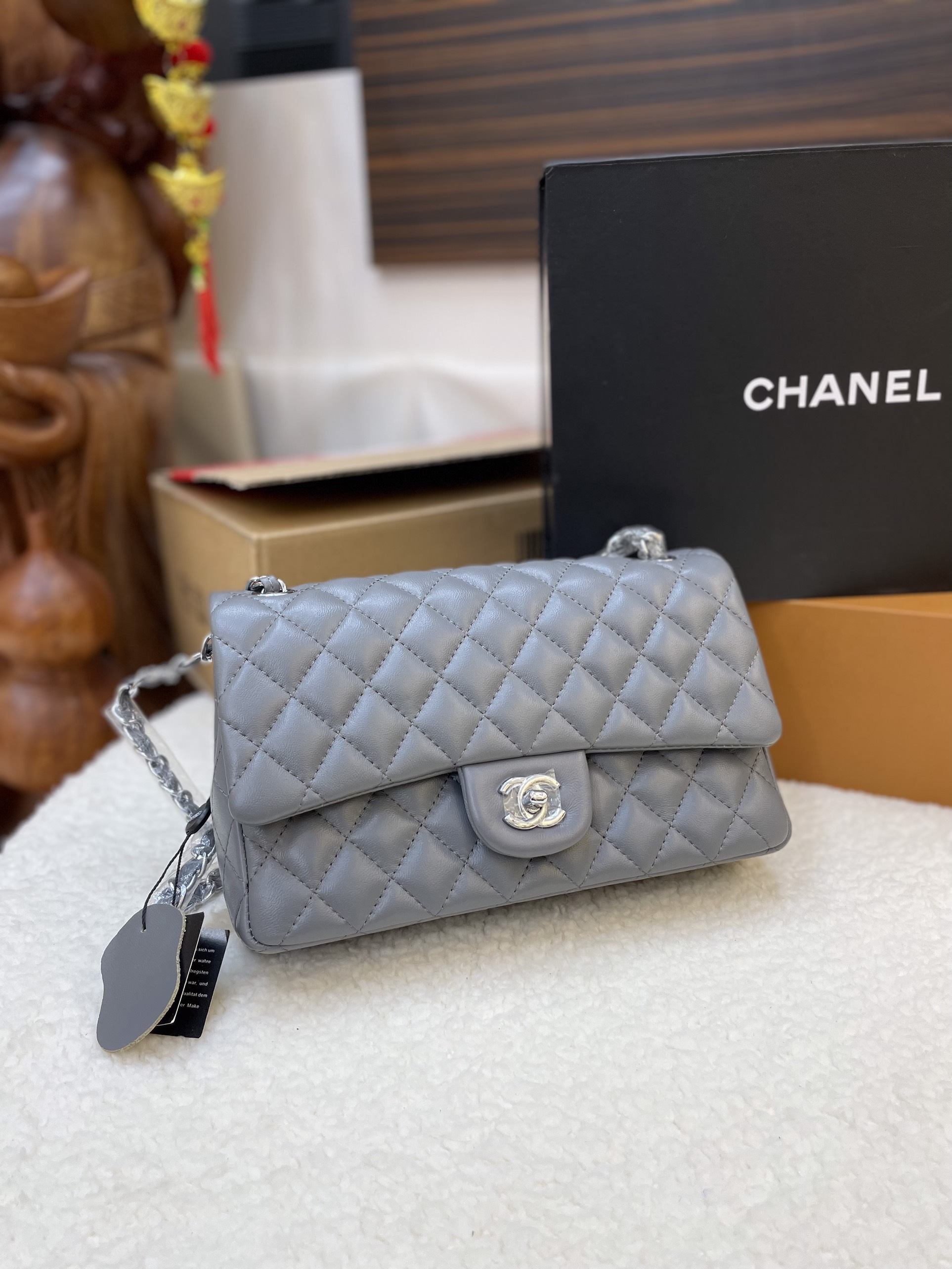 Túi Xách Chanel Classic Super  Da Lì Màu Xám Khóa Bạc Size 26cm