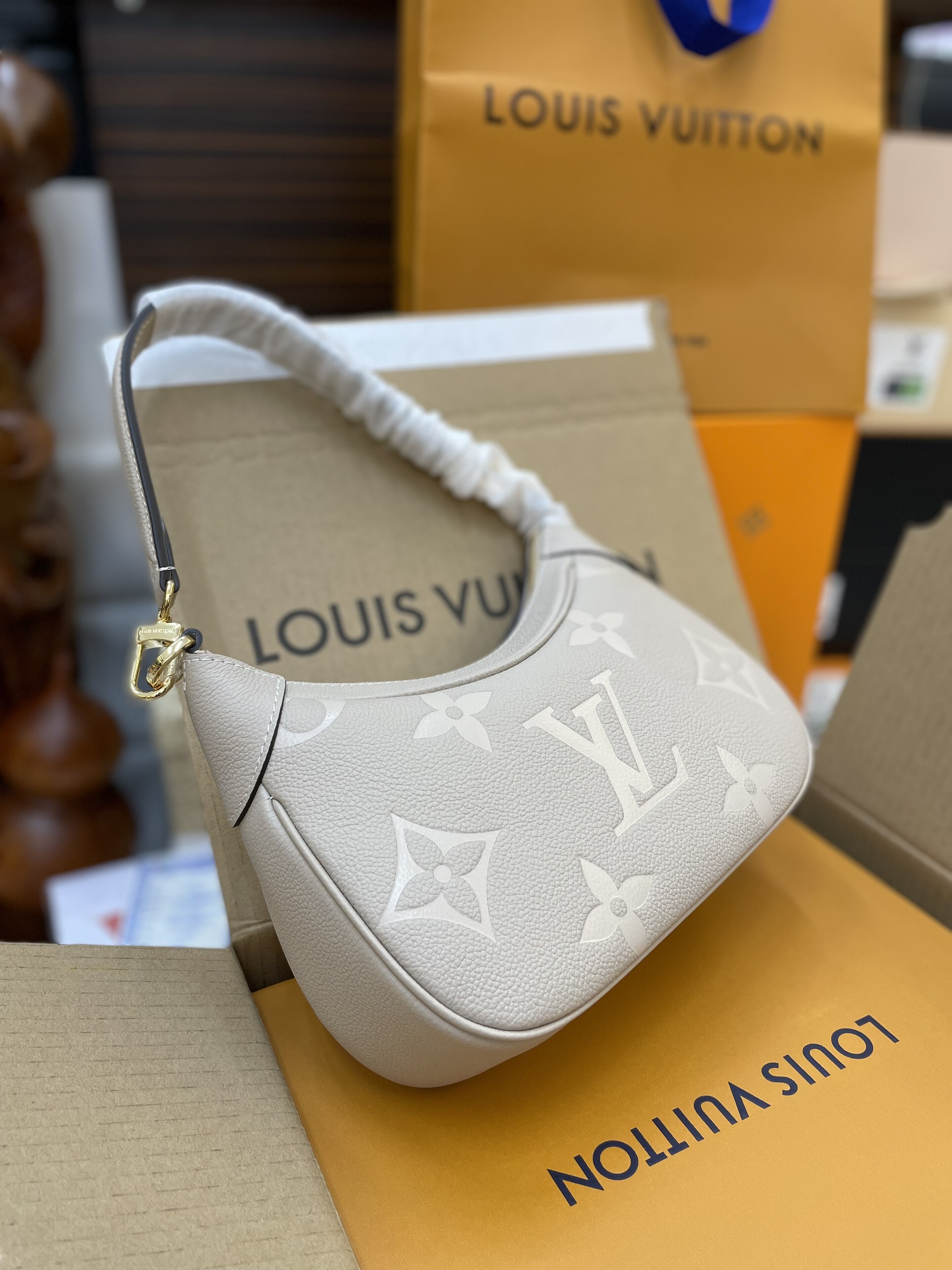 Túi Xách LV Siêu Cấp BAGATELLE Màu Trắng